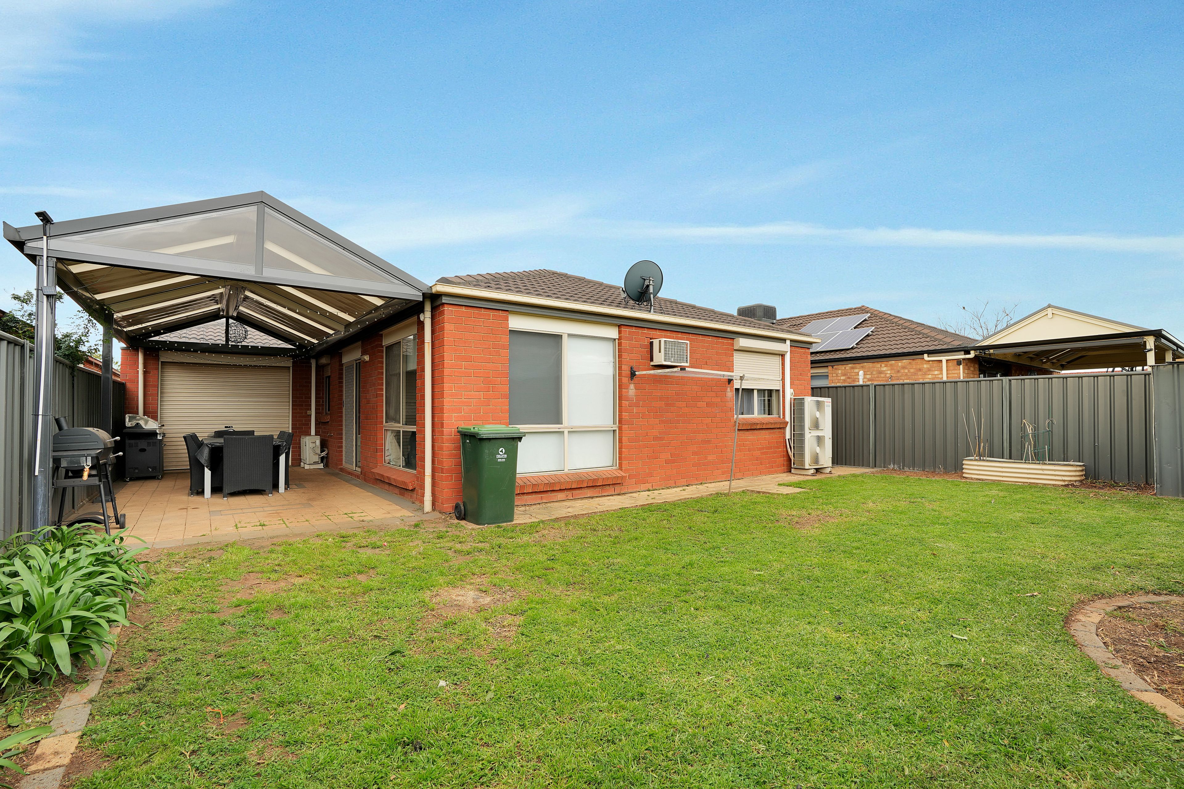 3 Toorna Place — photo 11 of 12