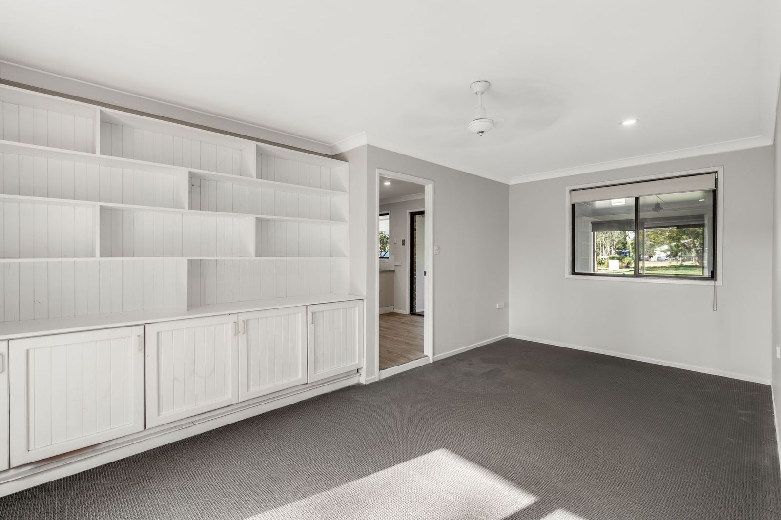 28 Eileen Court — photo 13 of 14