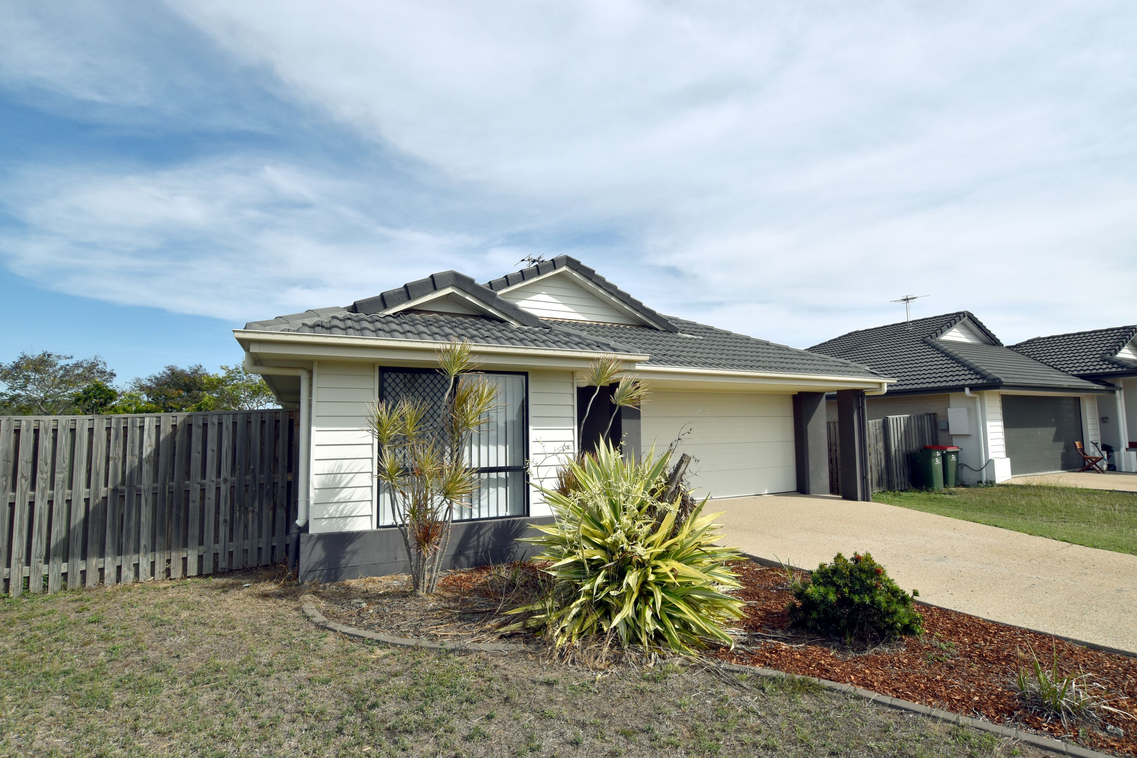 16 Pipit Place, Glen Eden, QLD 4680