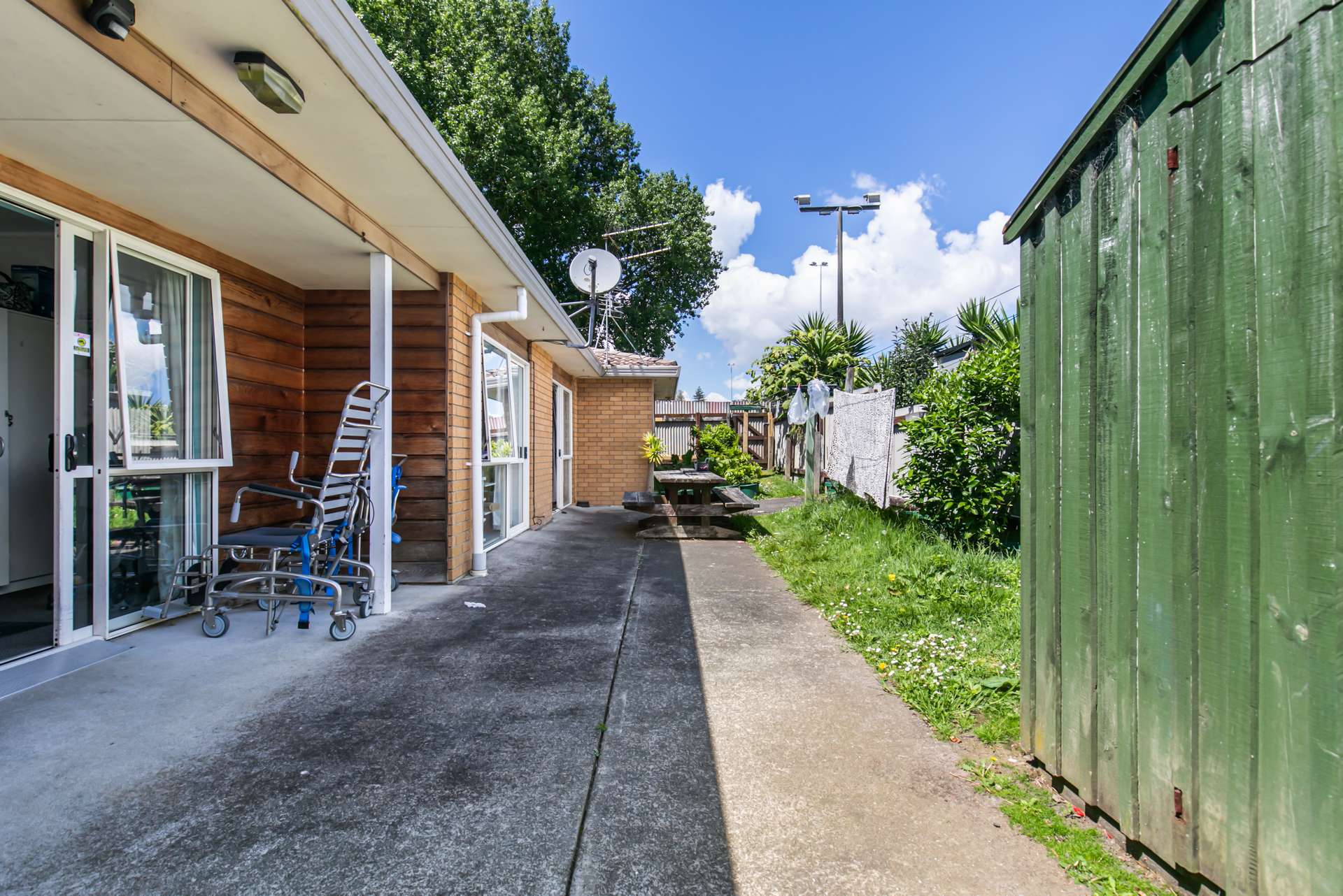 2/11 Church Road photo 9