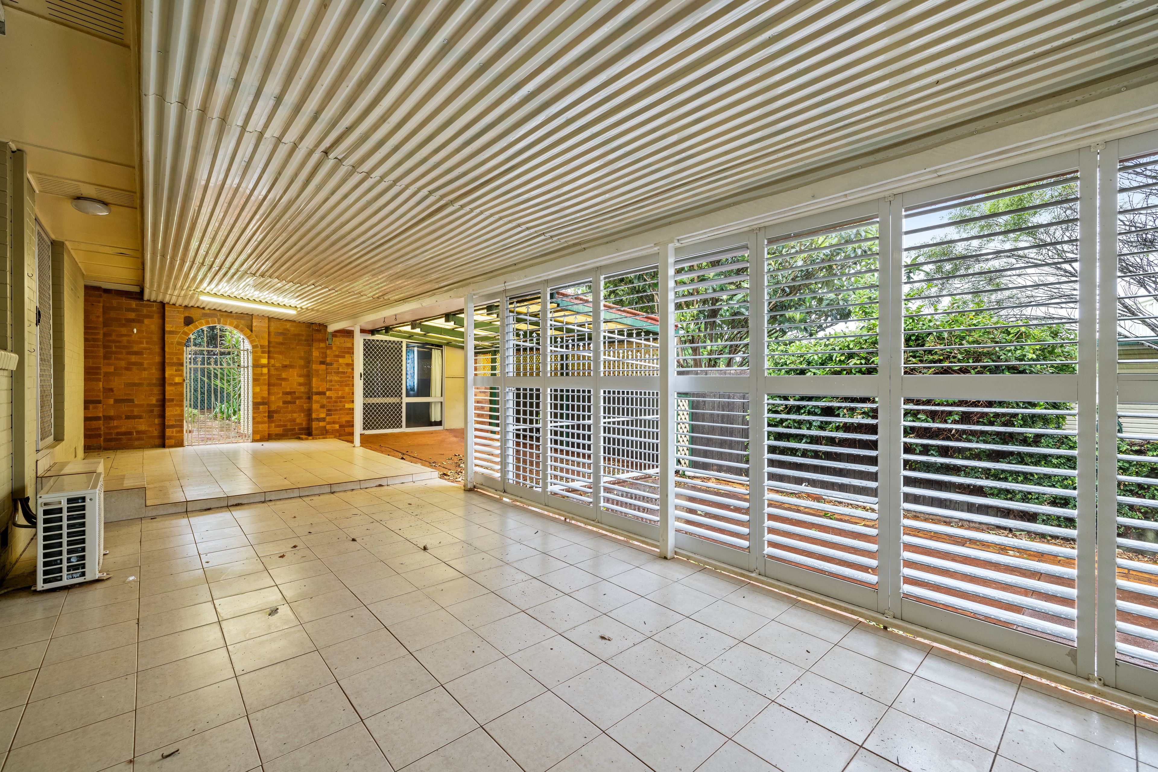25 Welcombe Avenue — photo 8 of 10