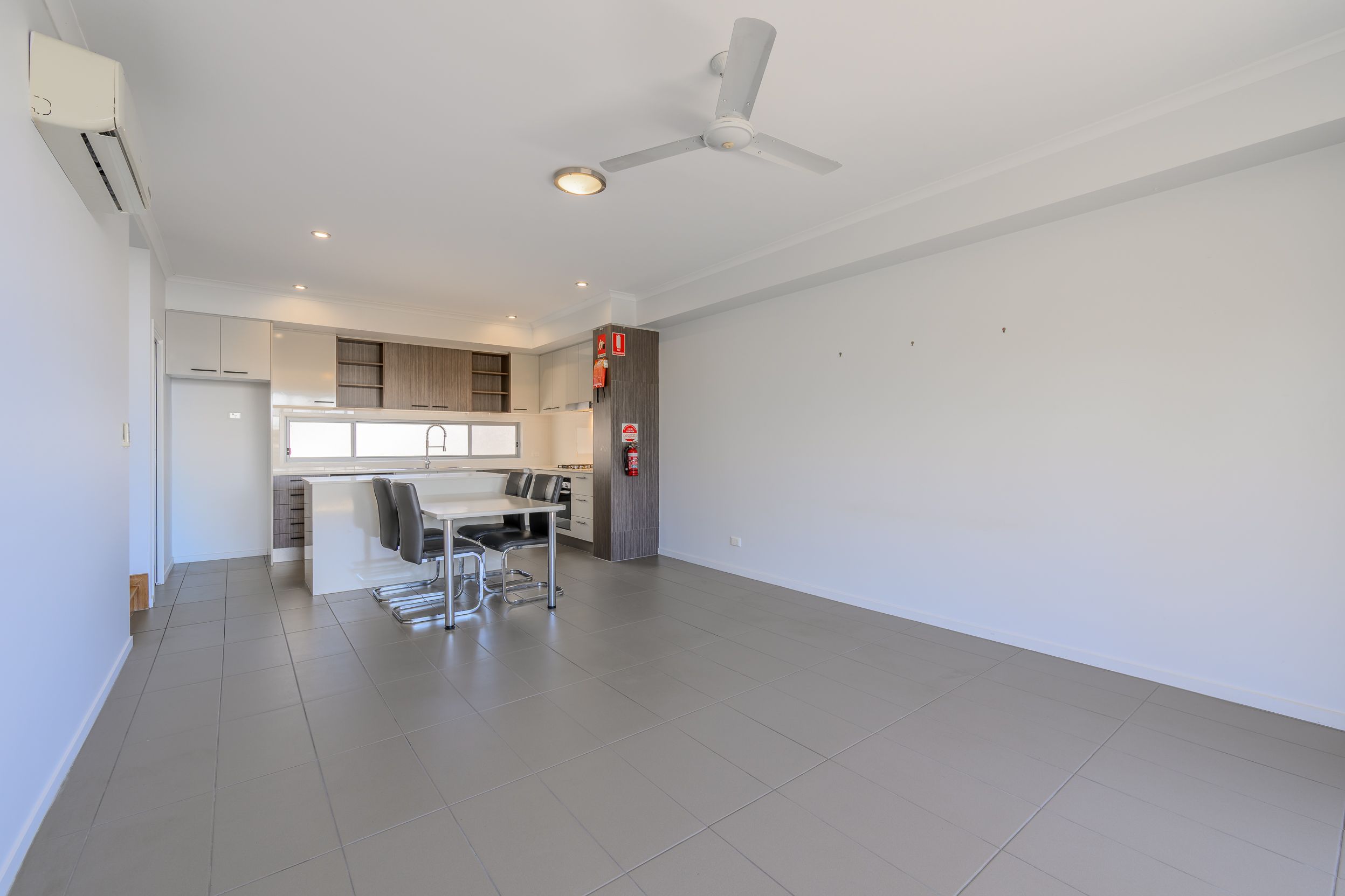 23/100 Glenlyon Street — photo 4 of 15