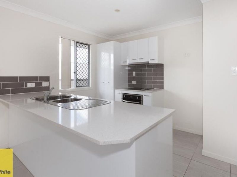 11 Falcon Street, Redbank Plains, QLD 4301