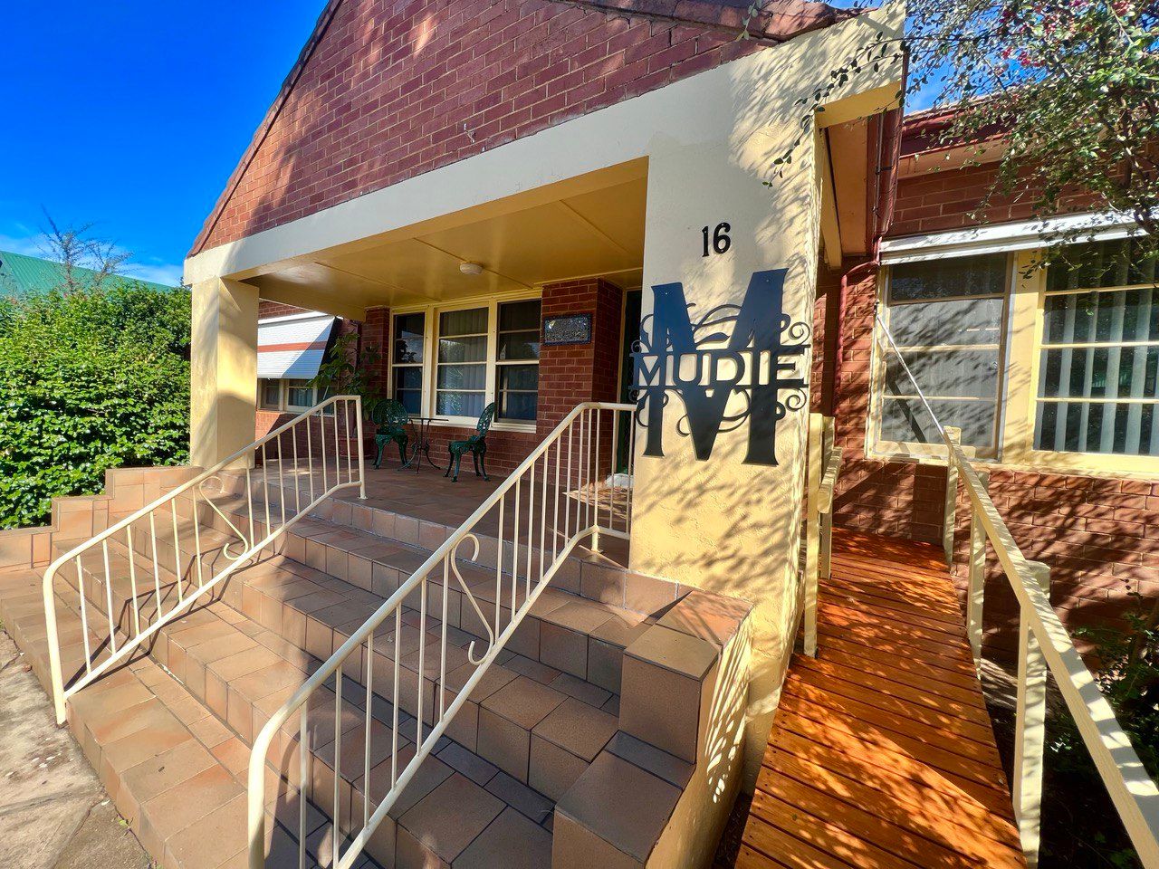 16 Hume Street, Parkes, NSW 2870