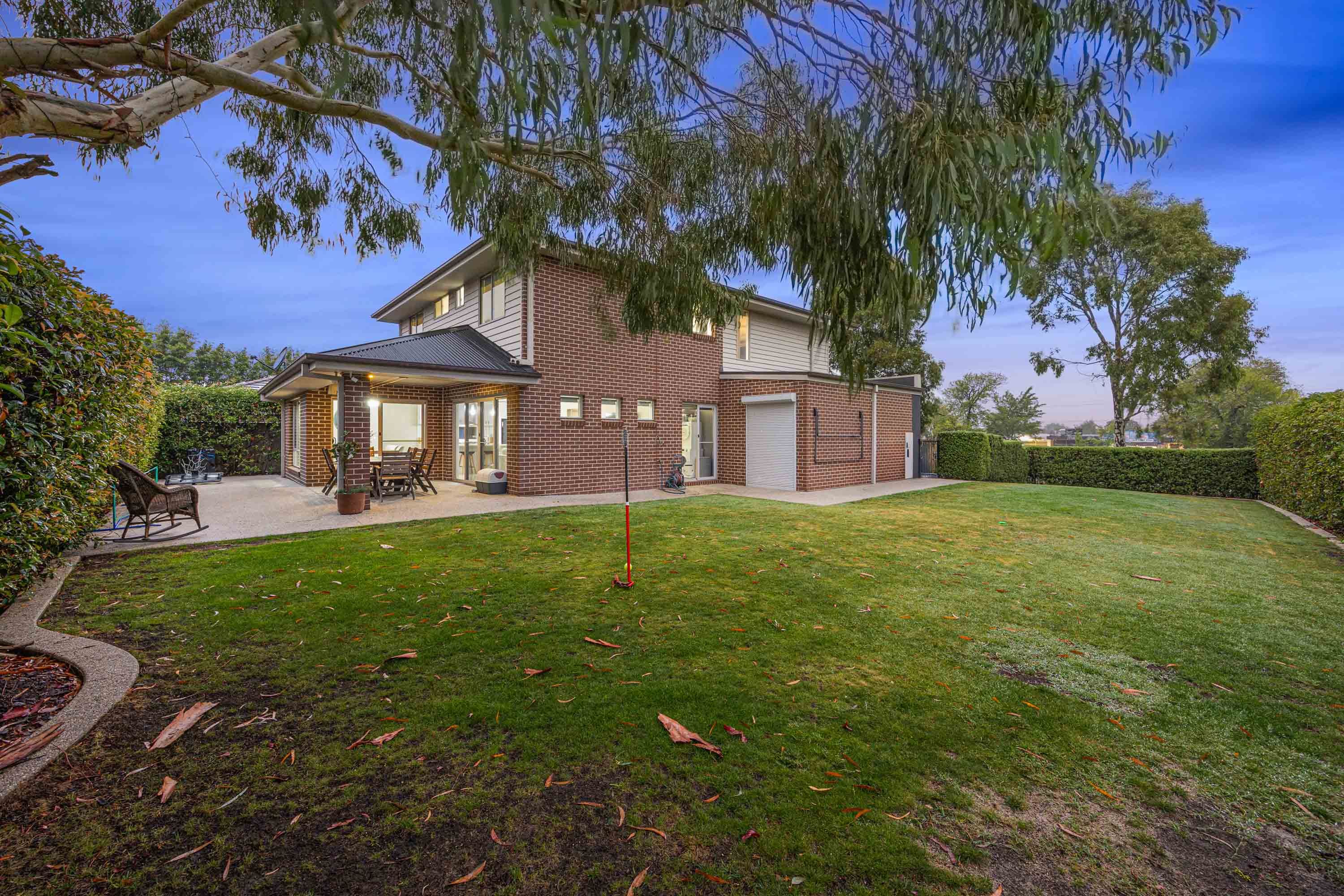 1768 Sturt Street — photo 28 of 30