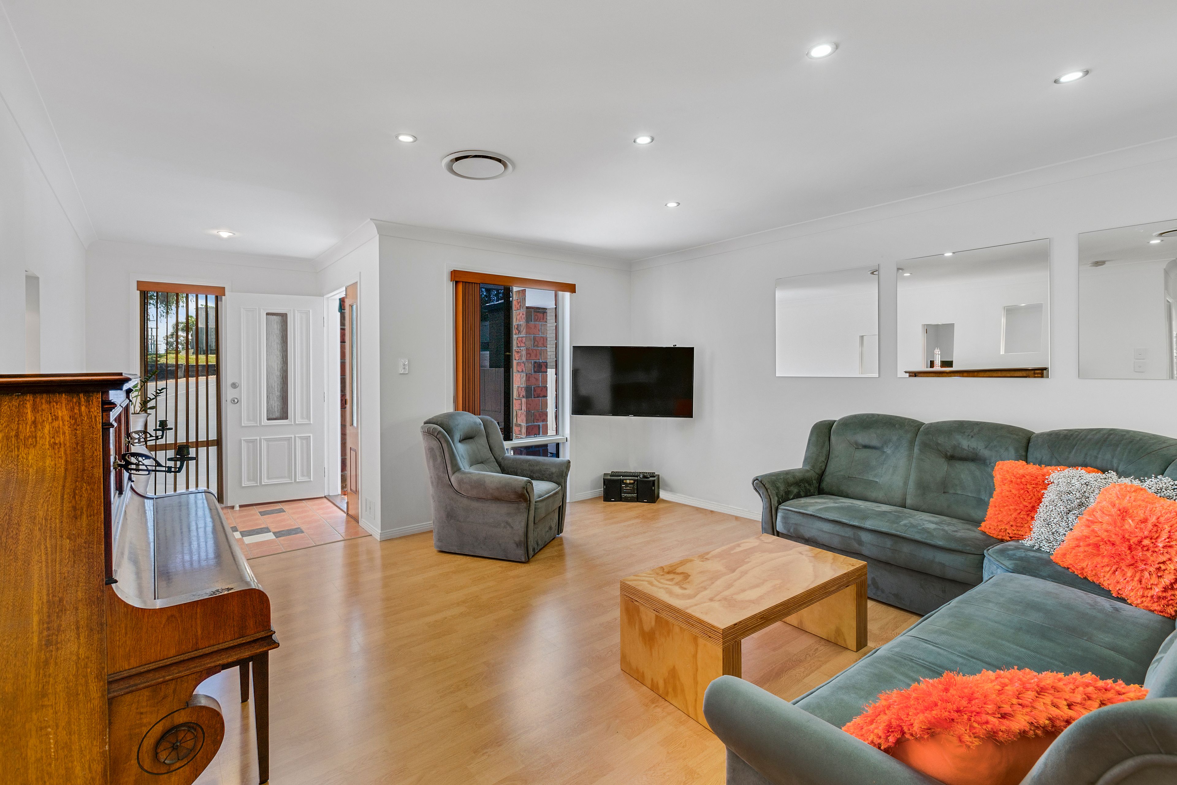 24 Beitz Avenue, Labrador, QLD 4215