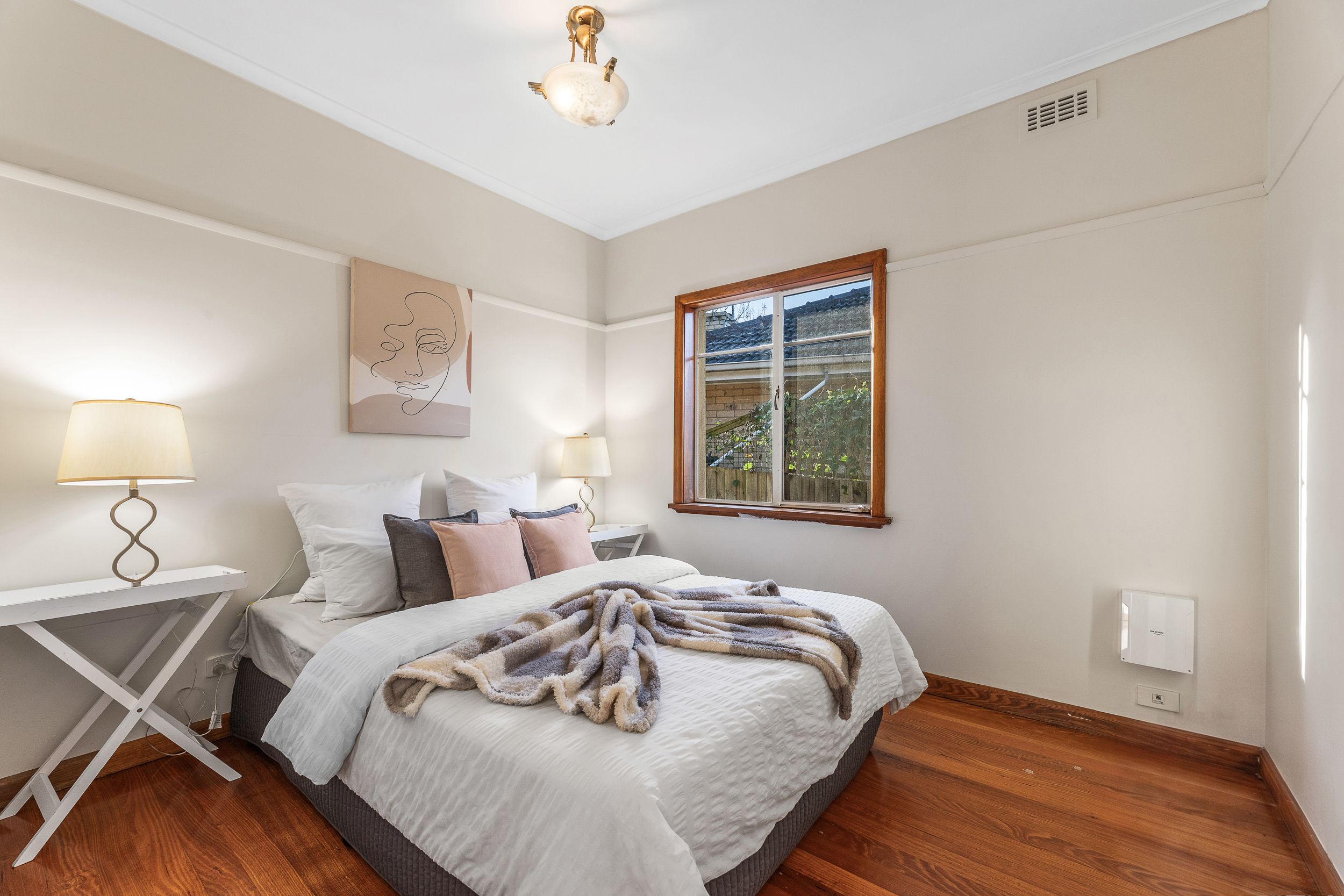 68 Heathfield Rise — photo 10 of 15
