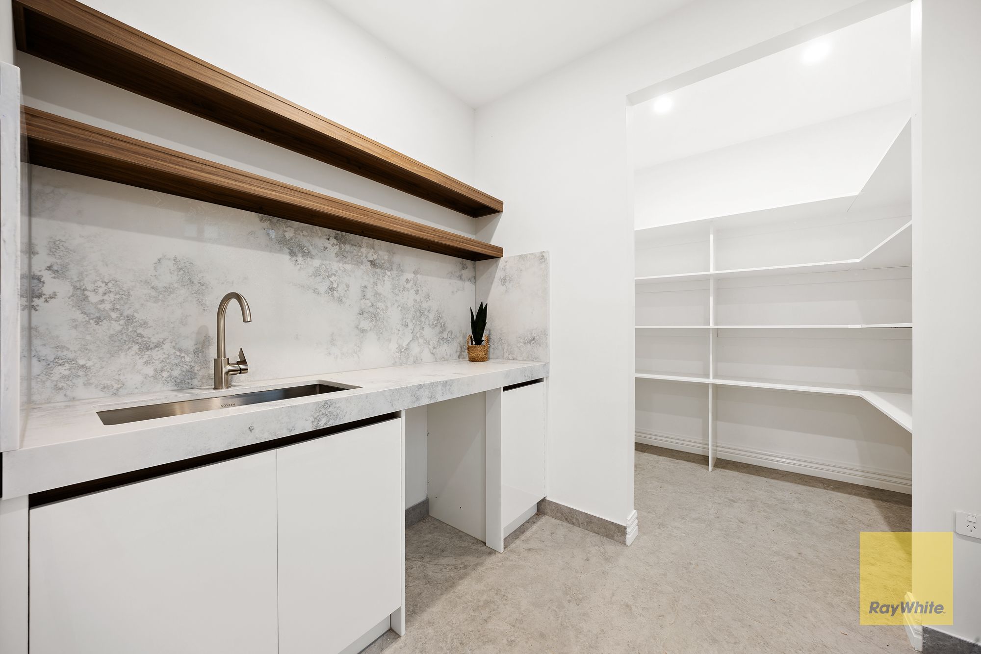 5 Lowland Crescent — photo 16 of 30