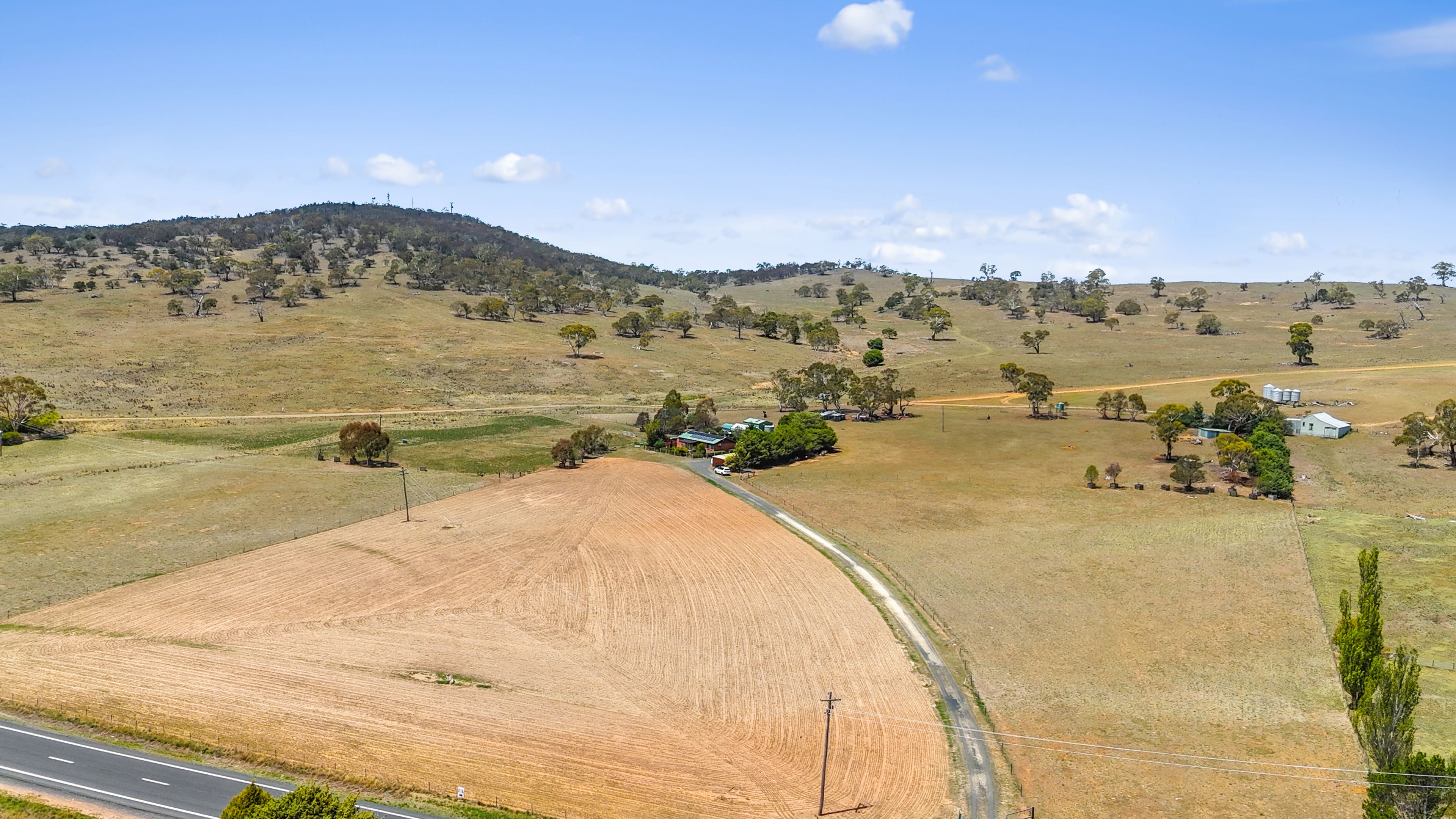 621 Snowy Mountains Highway — photo 21 of 23