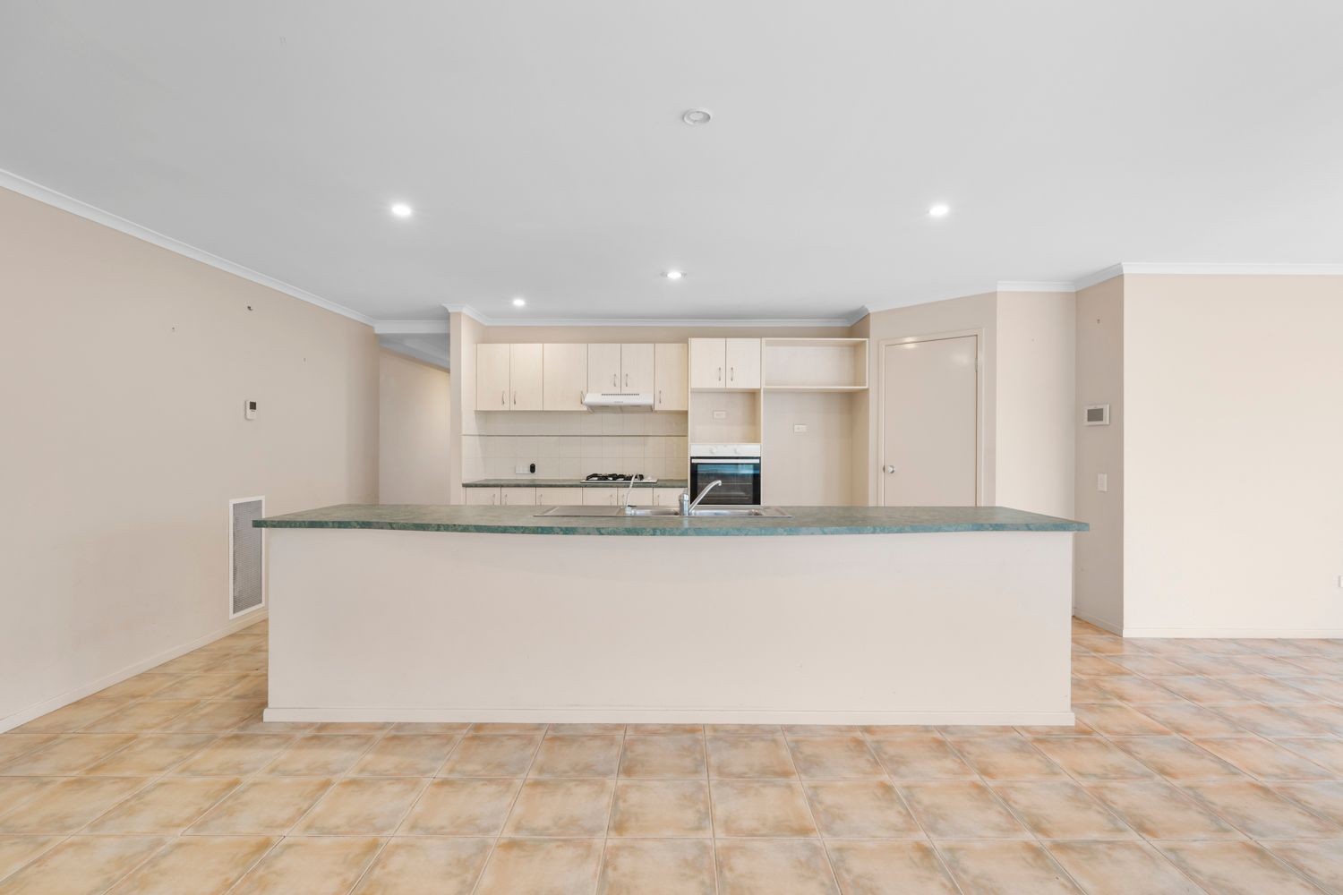 37 Cobblestone Drive, South Morang, VIC 3752