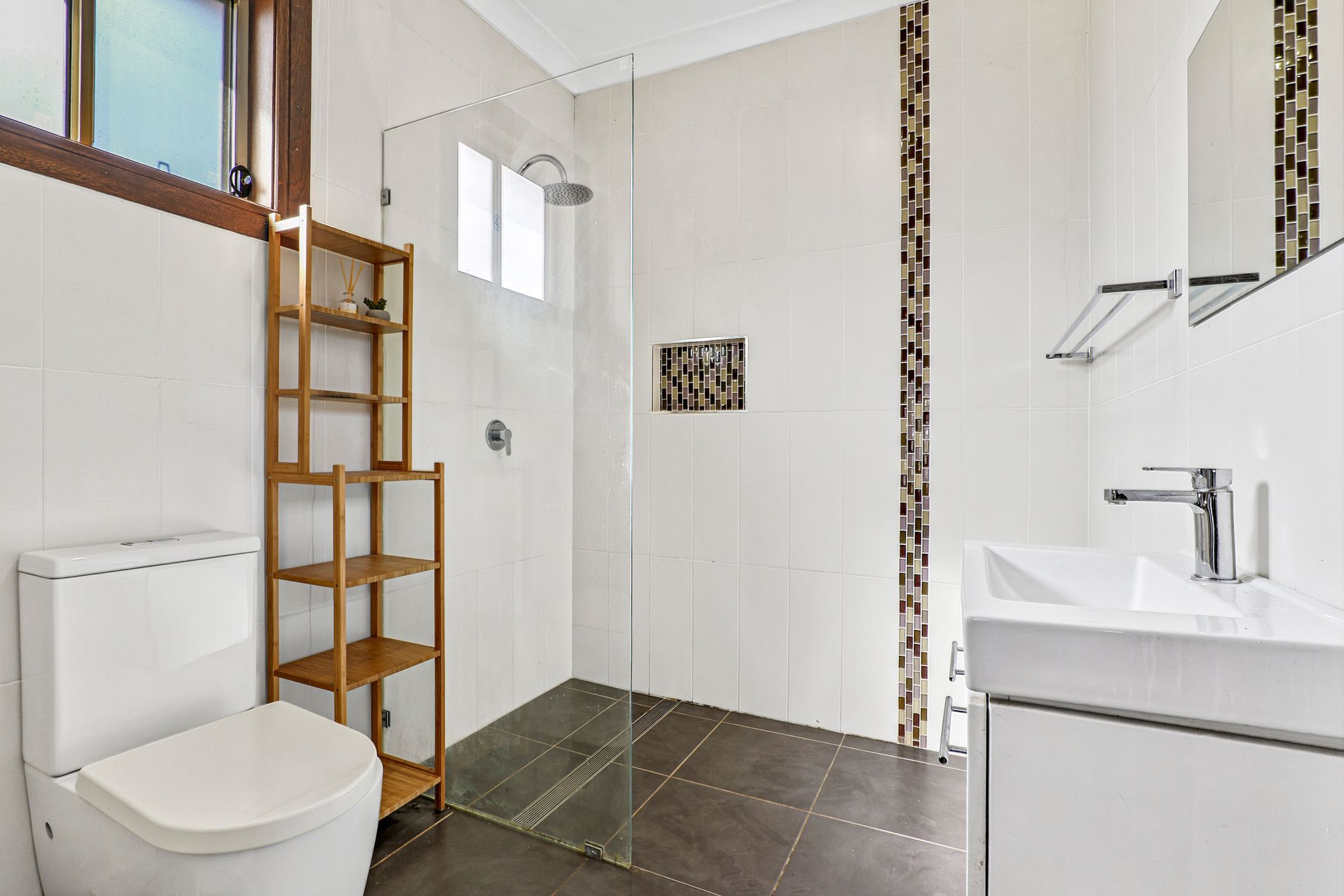 10 Carmen Place — photo 7 of 12