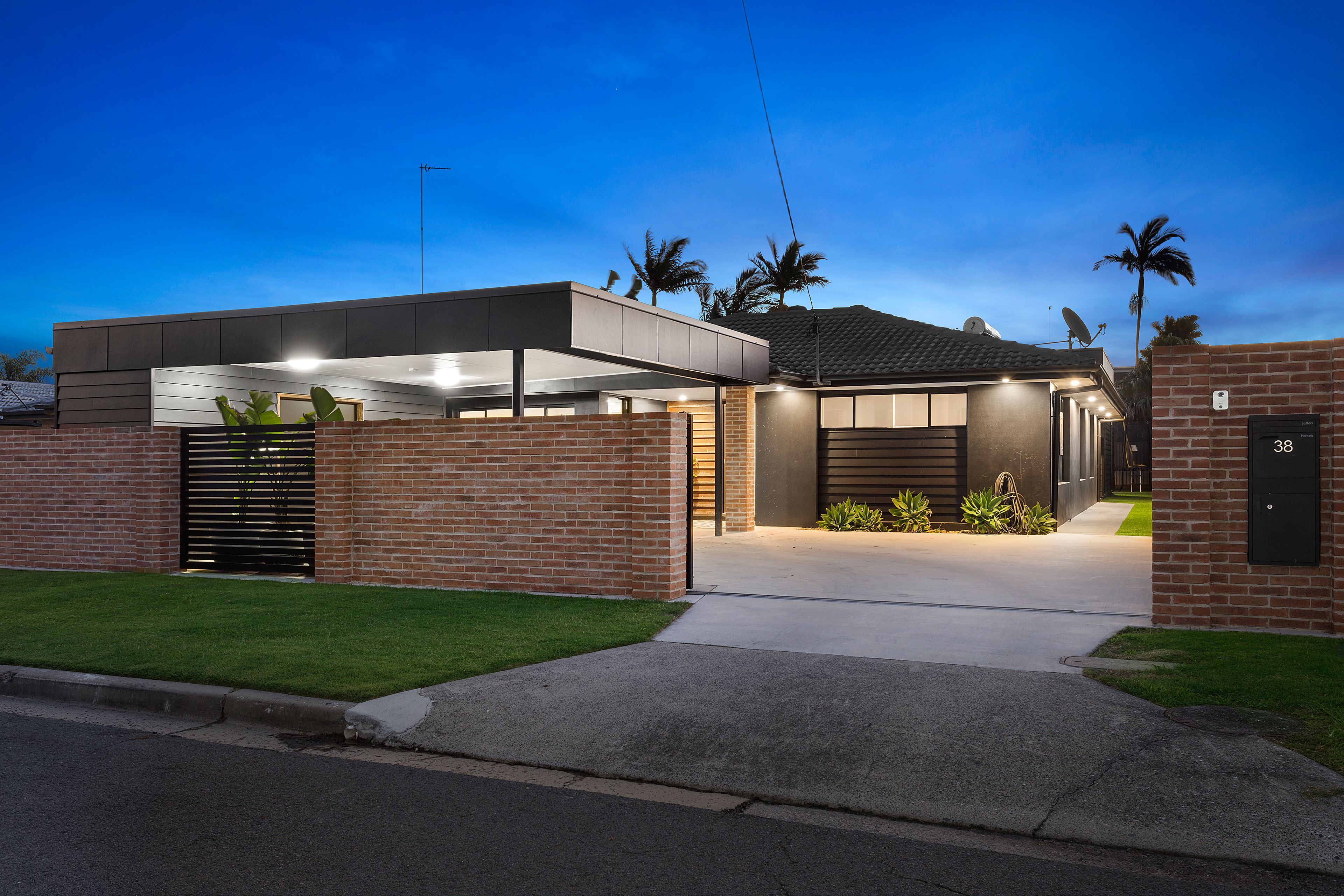 38 Aruma Avenue, Burleigh Waters, QLD 4220