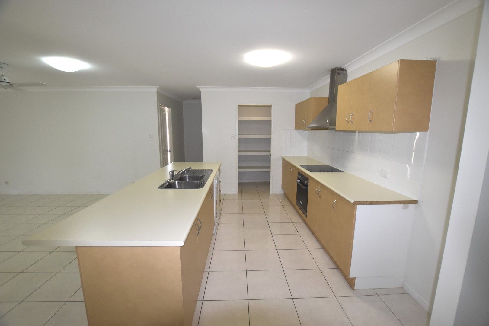24 Woodland Court, Kirkwood, QLD 4680