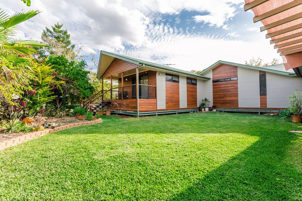 16 Coaker Drive, Emerald, QLD 4720