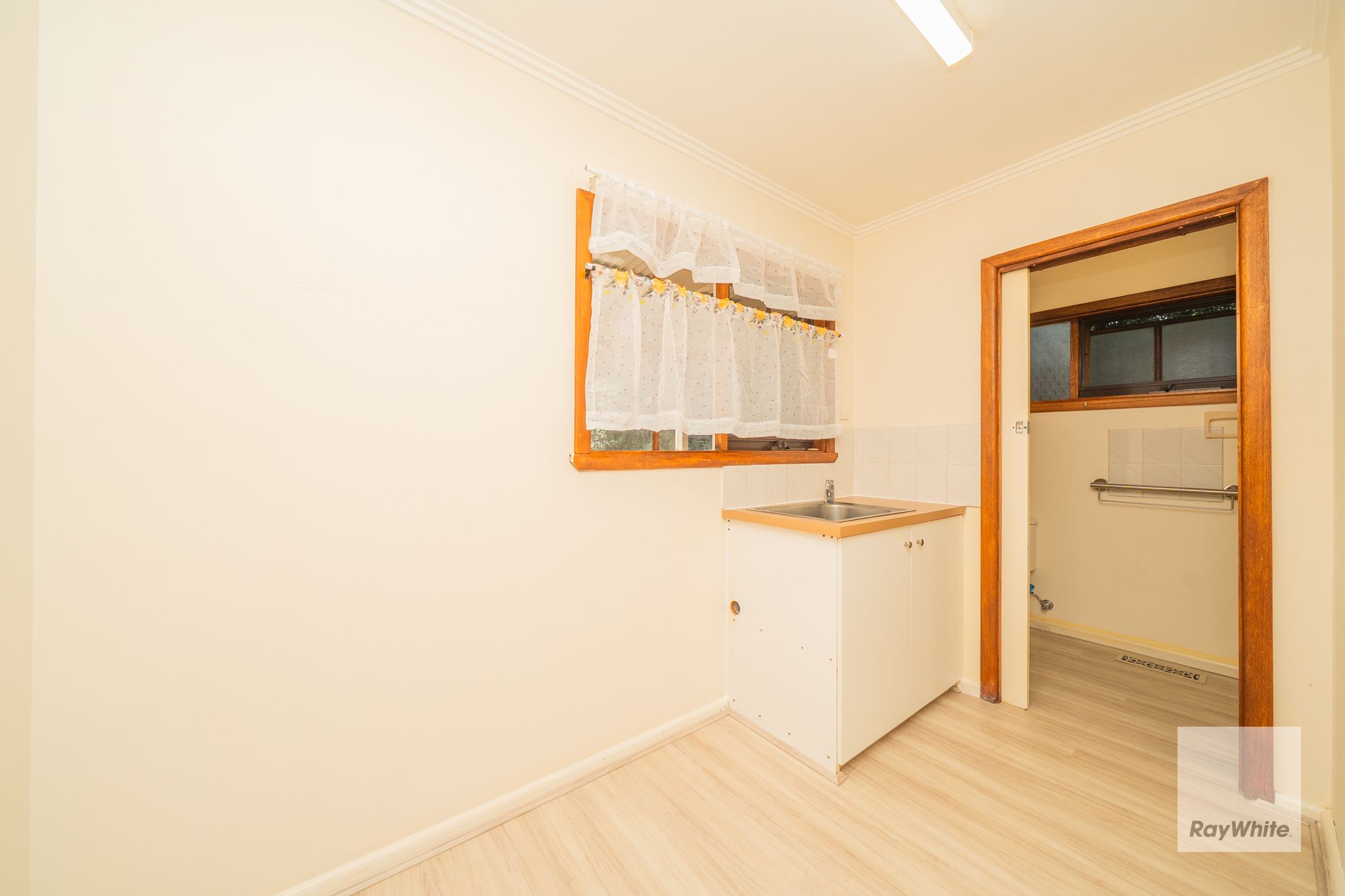 51 Koonung Road — photo 10 of 15