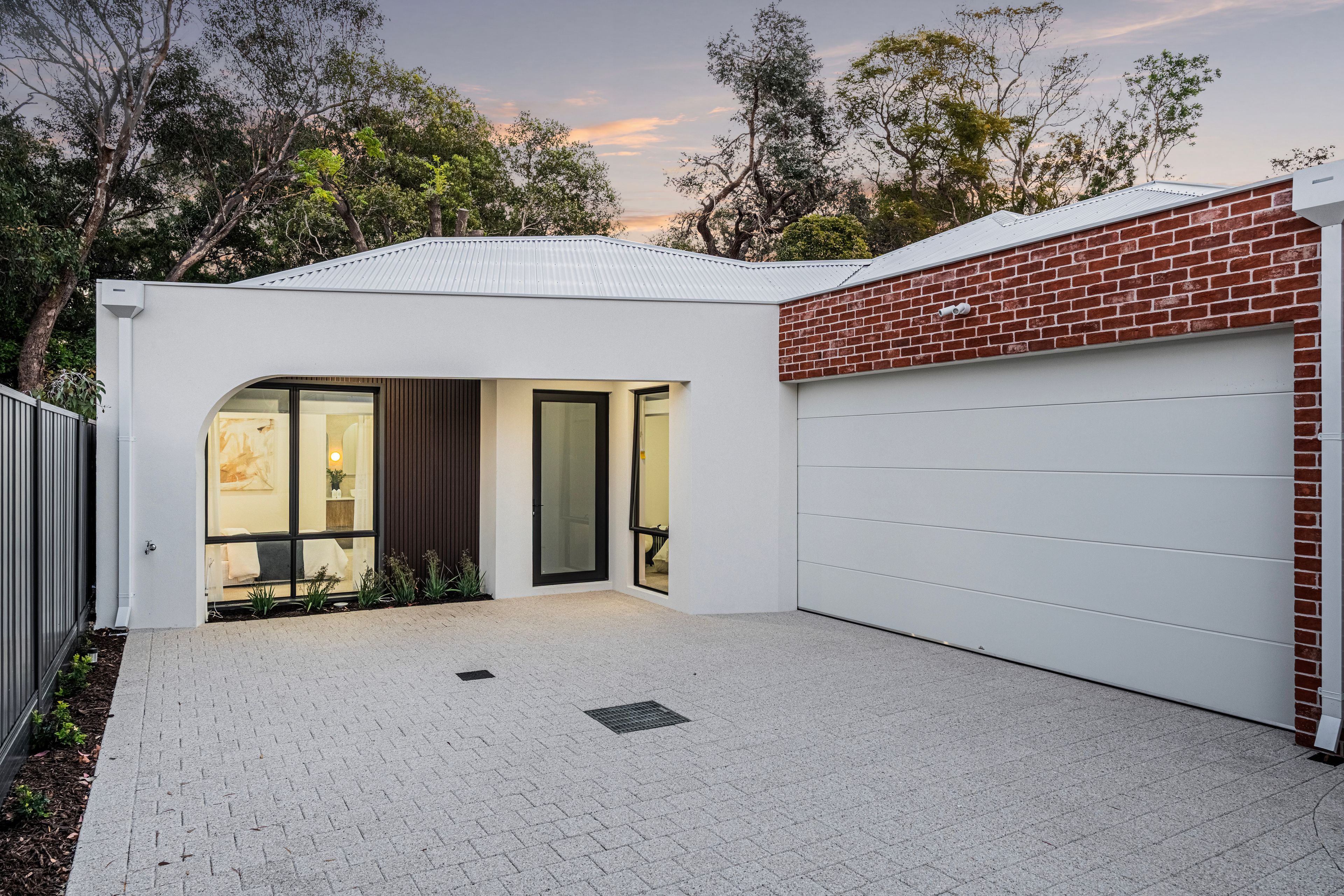 233C Drake Street — photo 4 of 30