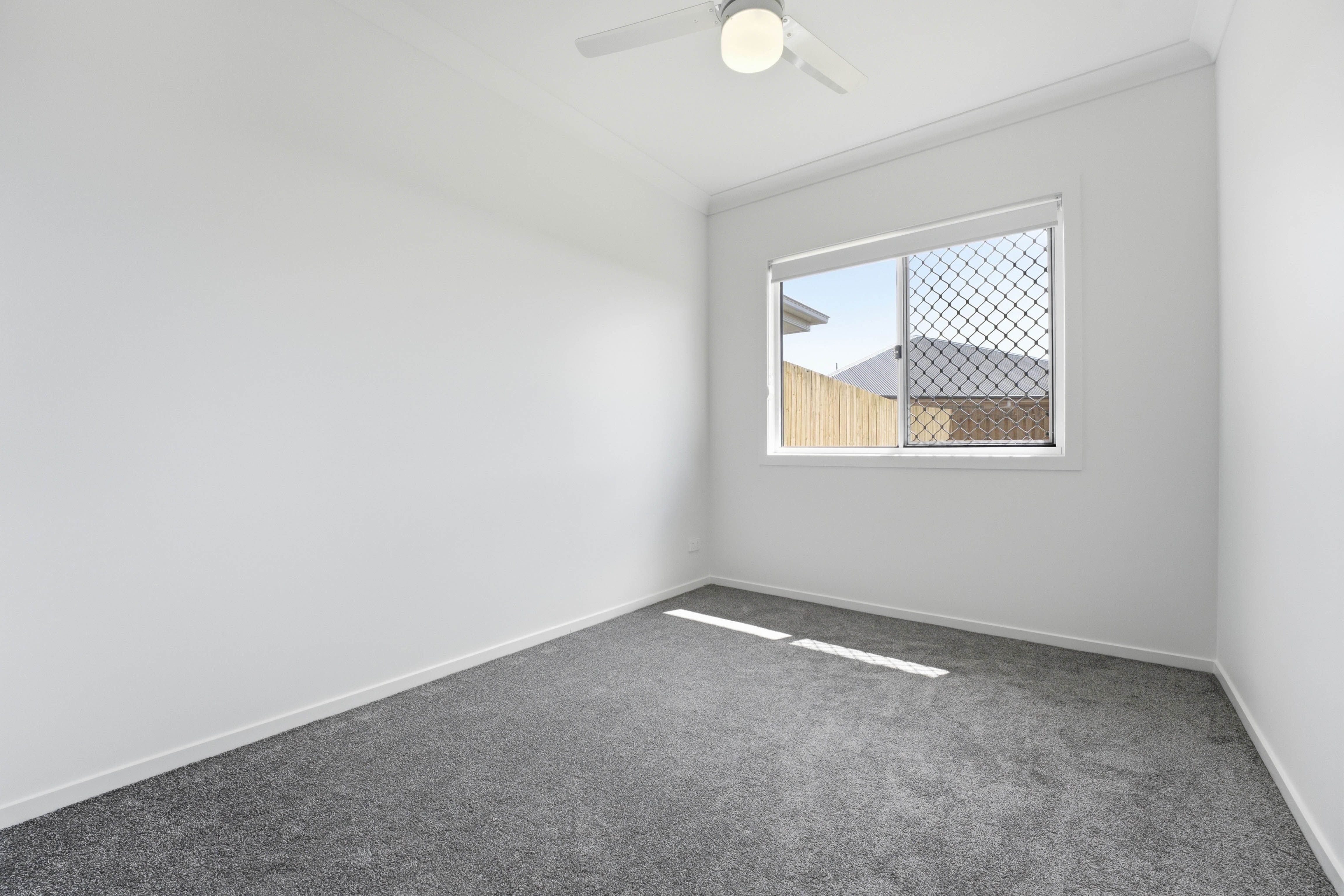 2/8 Pinot Street — photo 6 of 10
