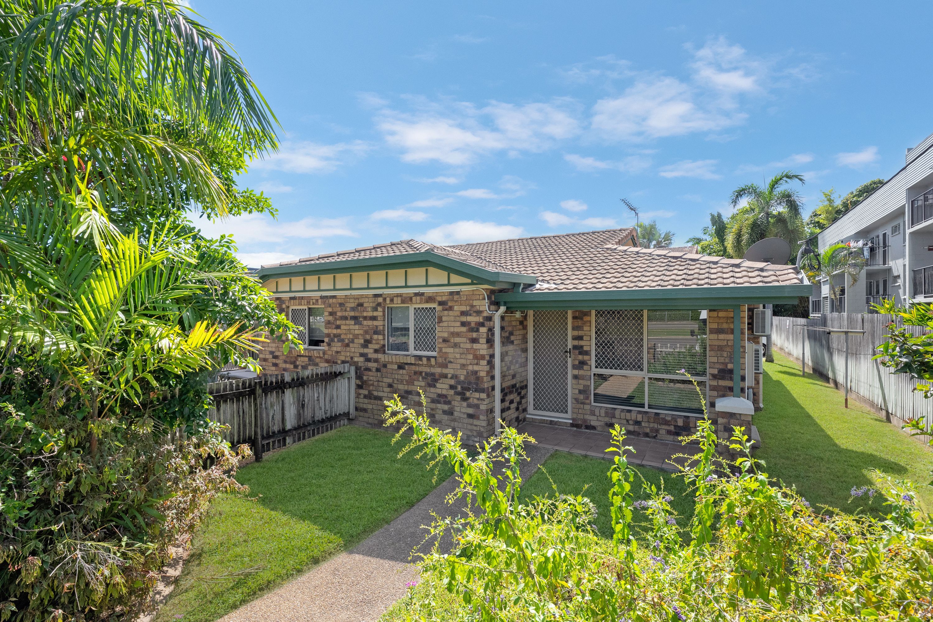 7 Rose Street, North Ward QLD 4810