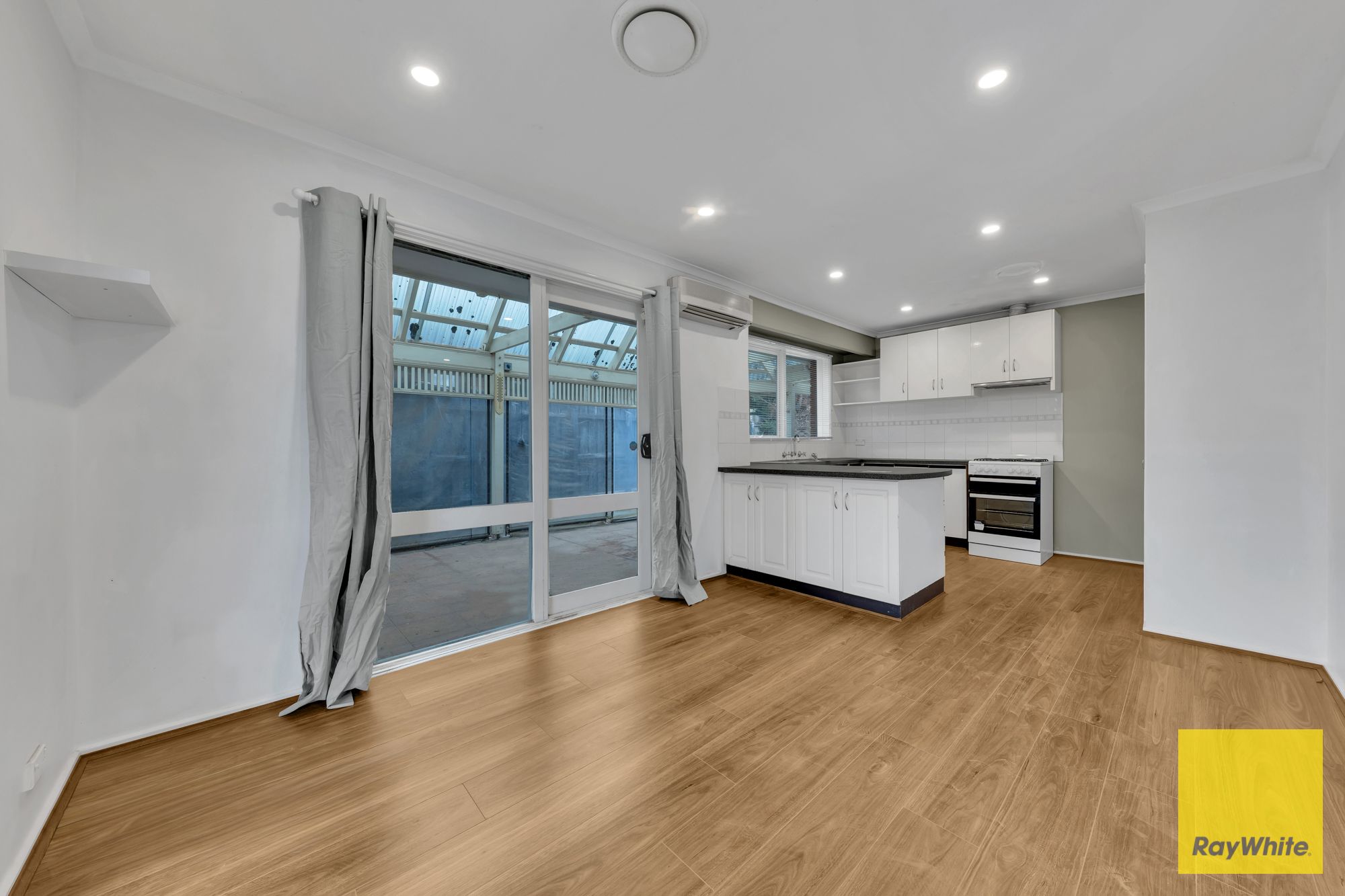 13 Tanilba Street — photo 4 of 11