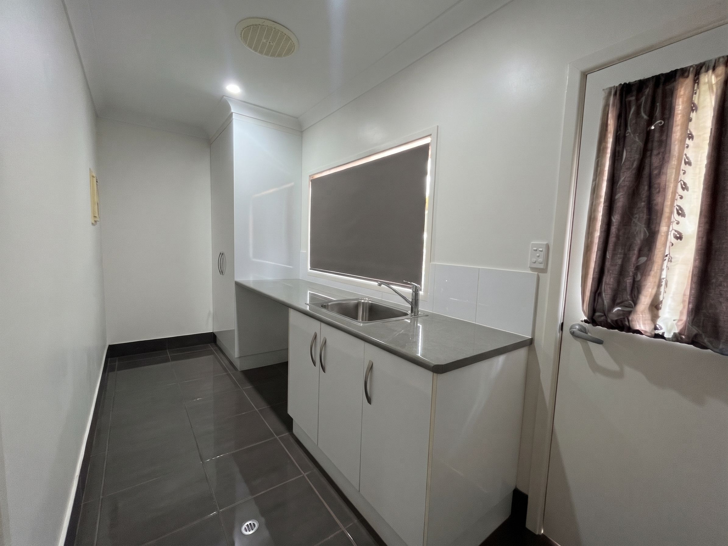 18 Russell Road West — photo 10 of 17