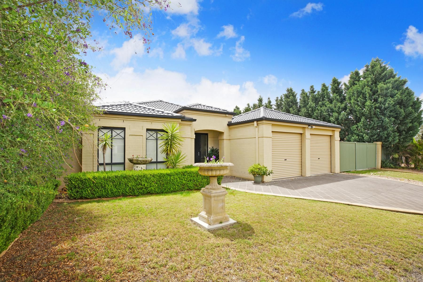 95 Glengarry Drive, Glenmore Park, NSW 2745
