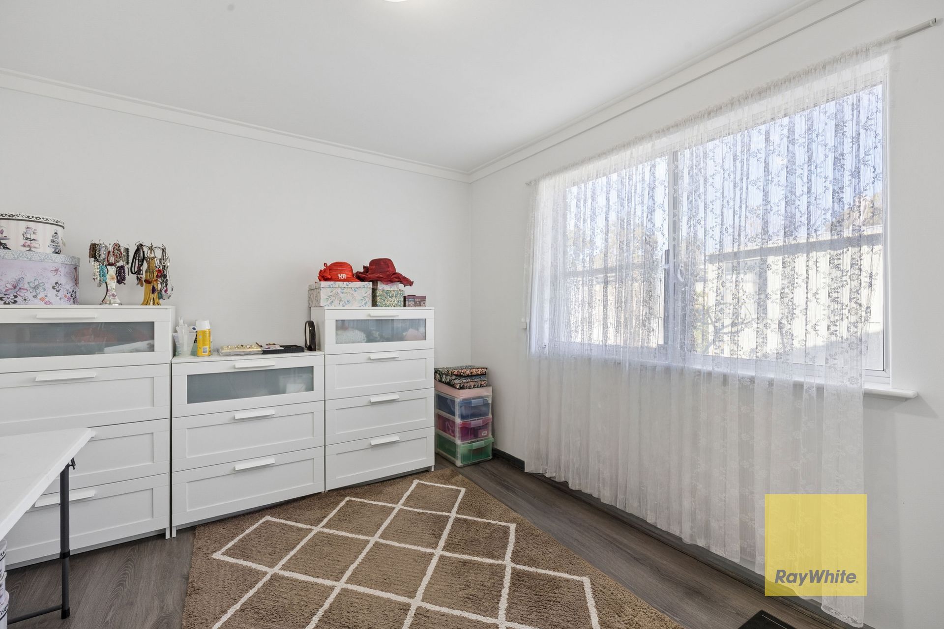 8 Flora Terrace — photo 11 of 30