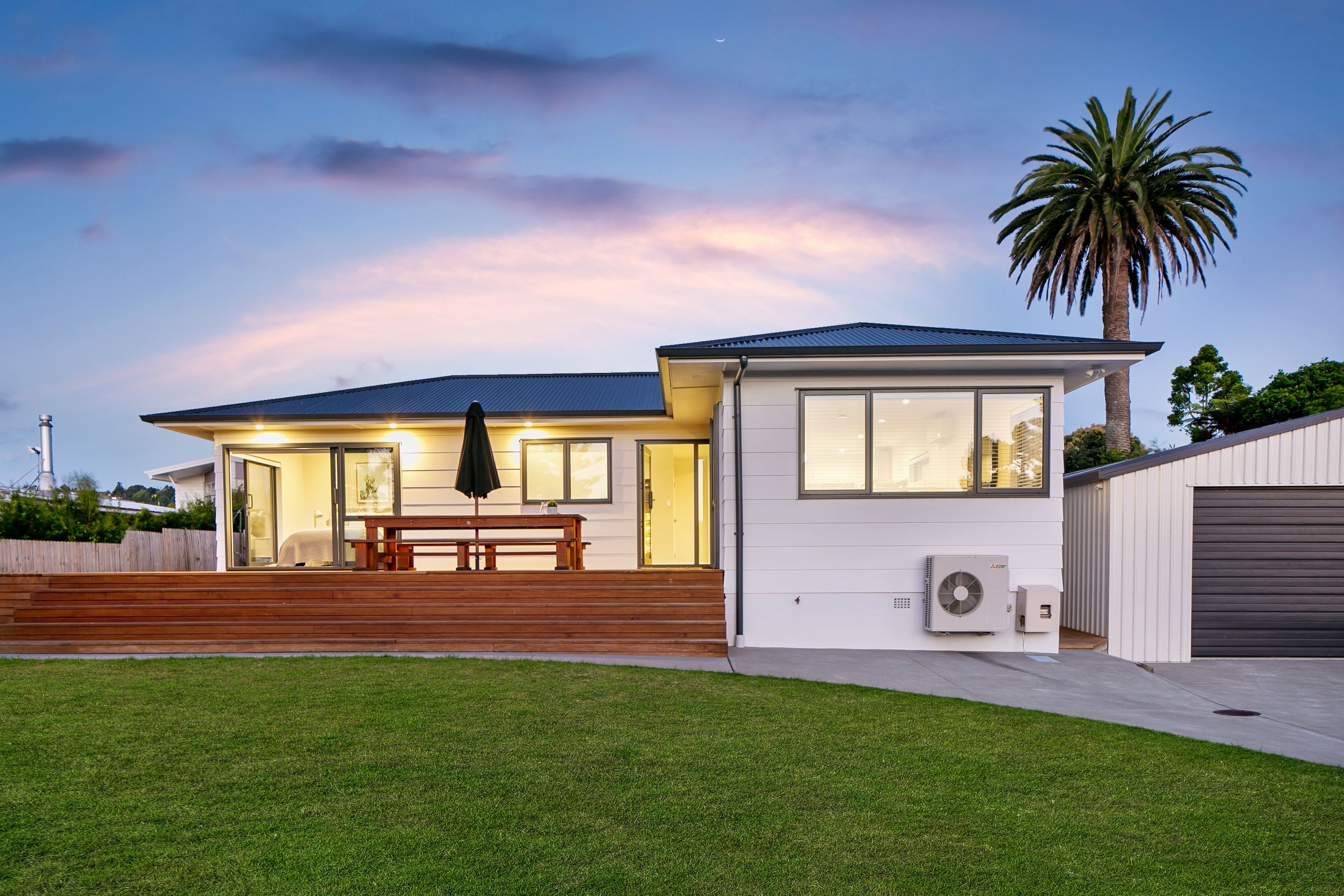 8 Hellyers Street, Birkdale, North Shore City