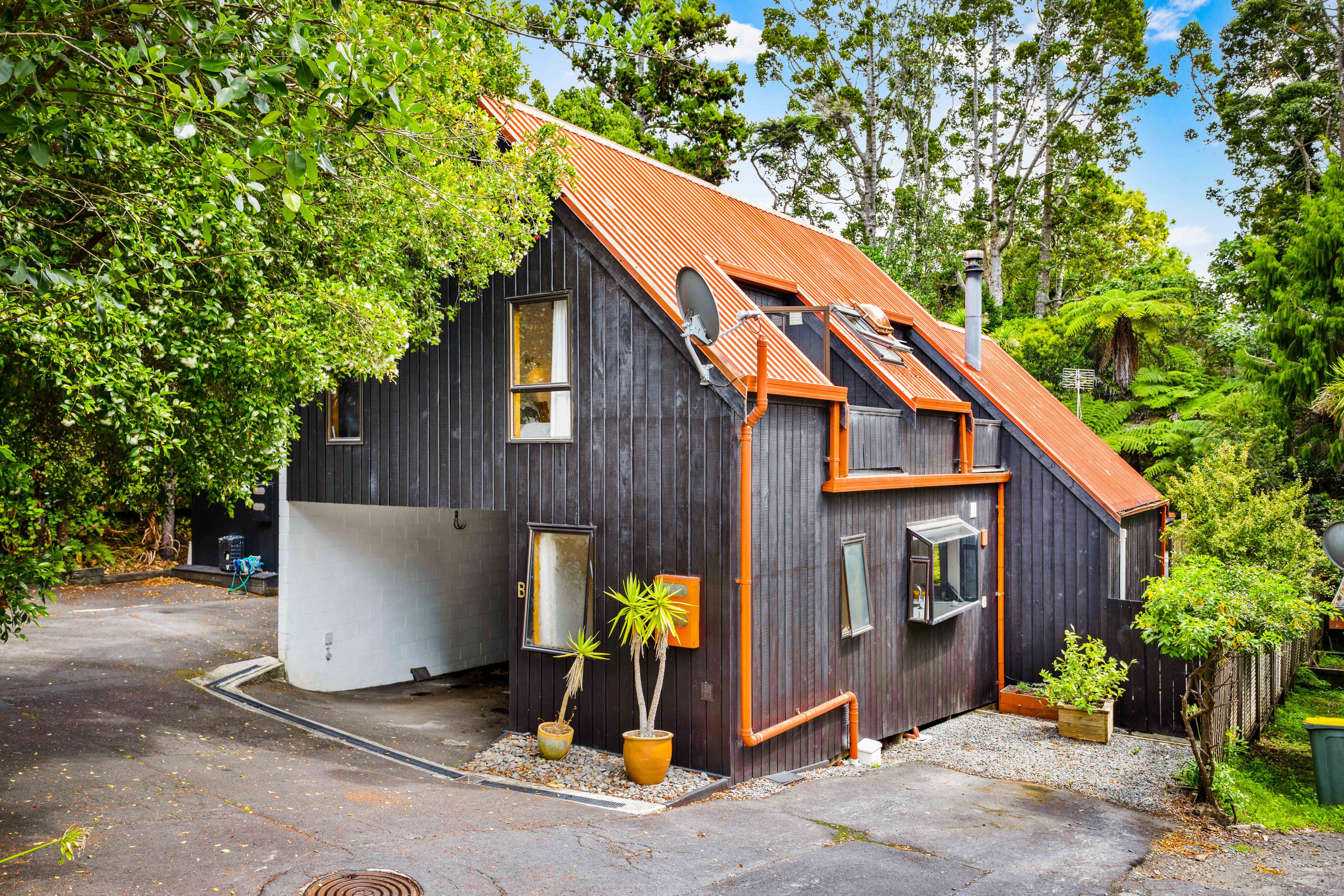 115b Daffodil Street, Titirangi, Waitakere City