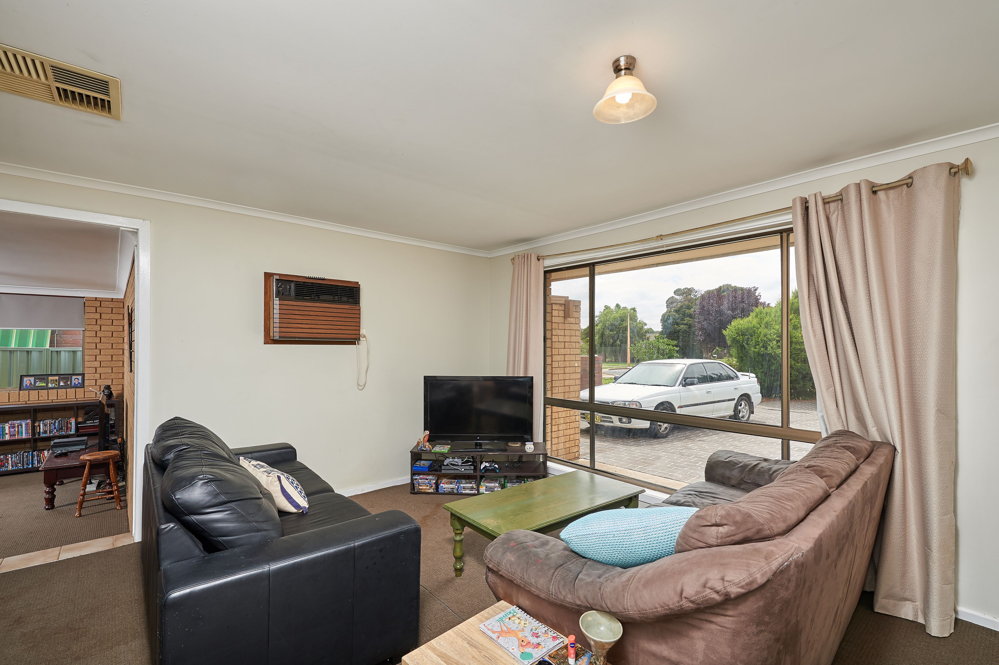 93 McKell Avenue, Mount Austin, NSW 2650