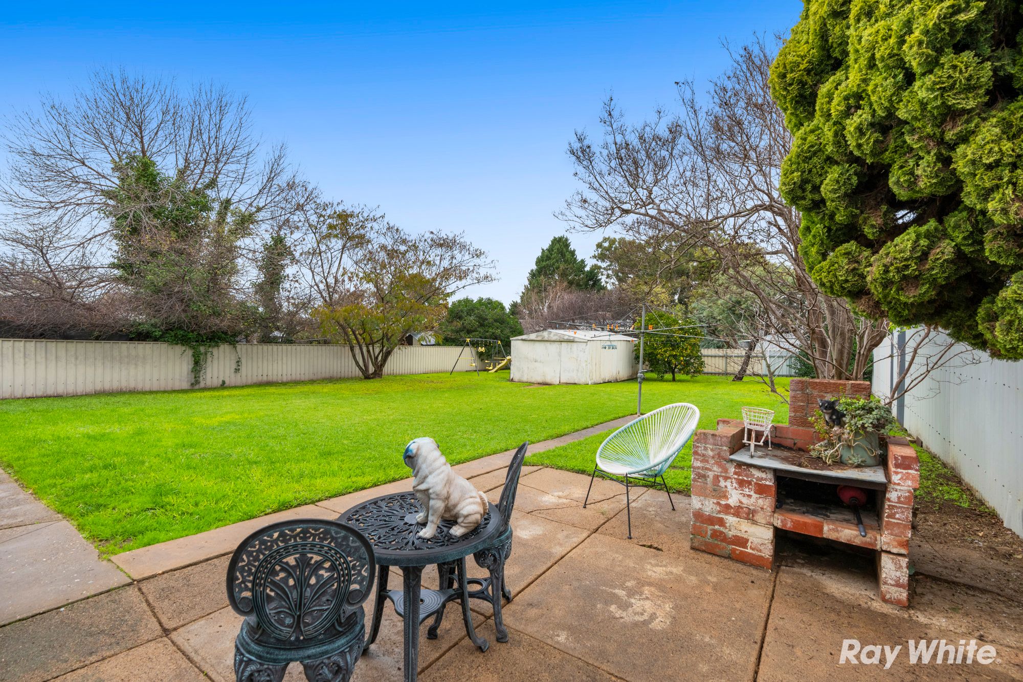 86 Tichborne Crescent — photo 11 of 12