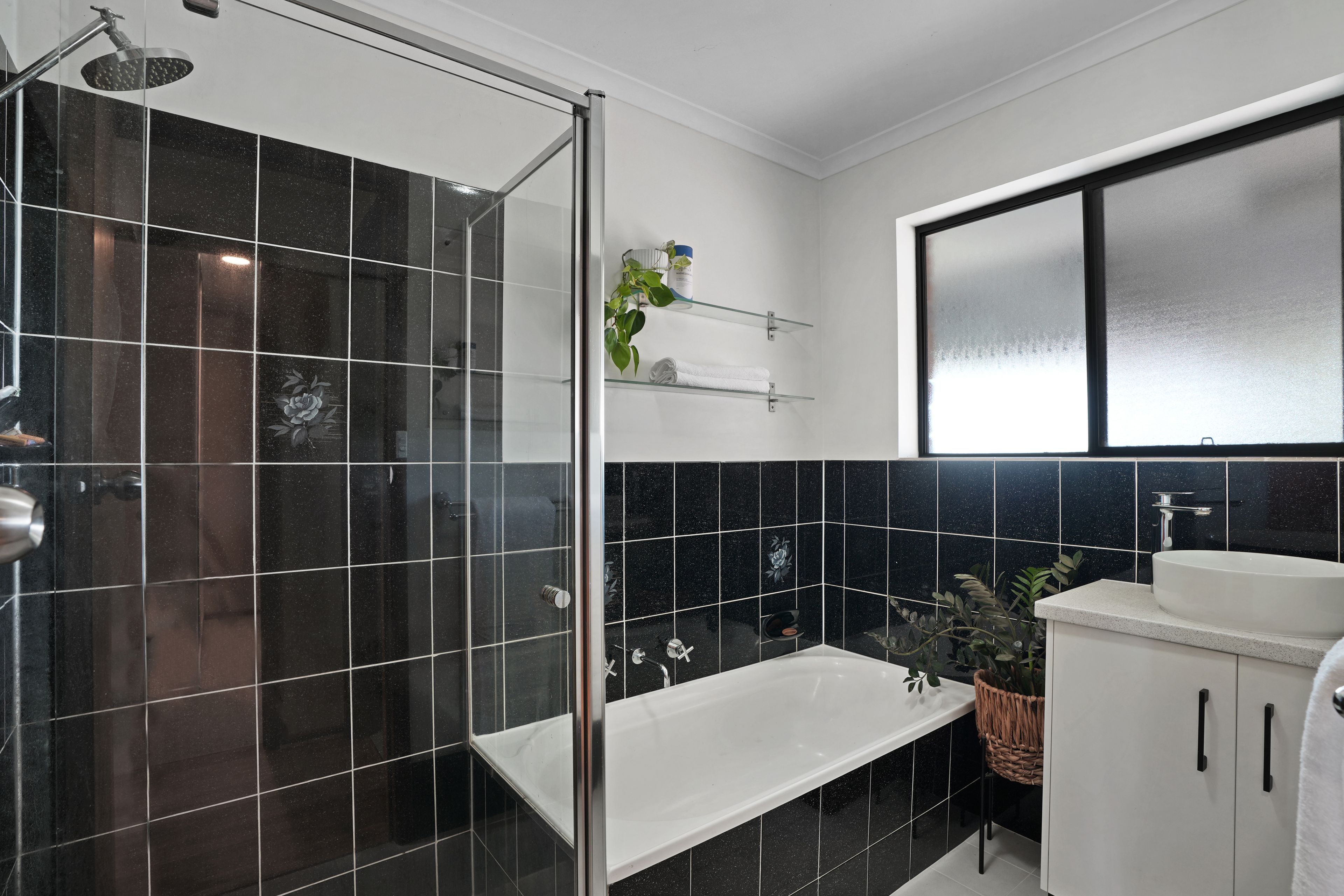 70 Hanson Street — photo 7 of 10