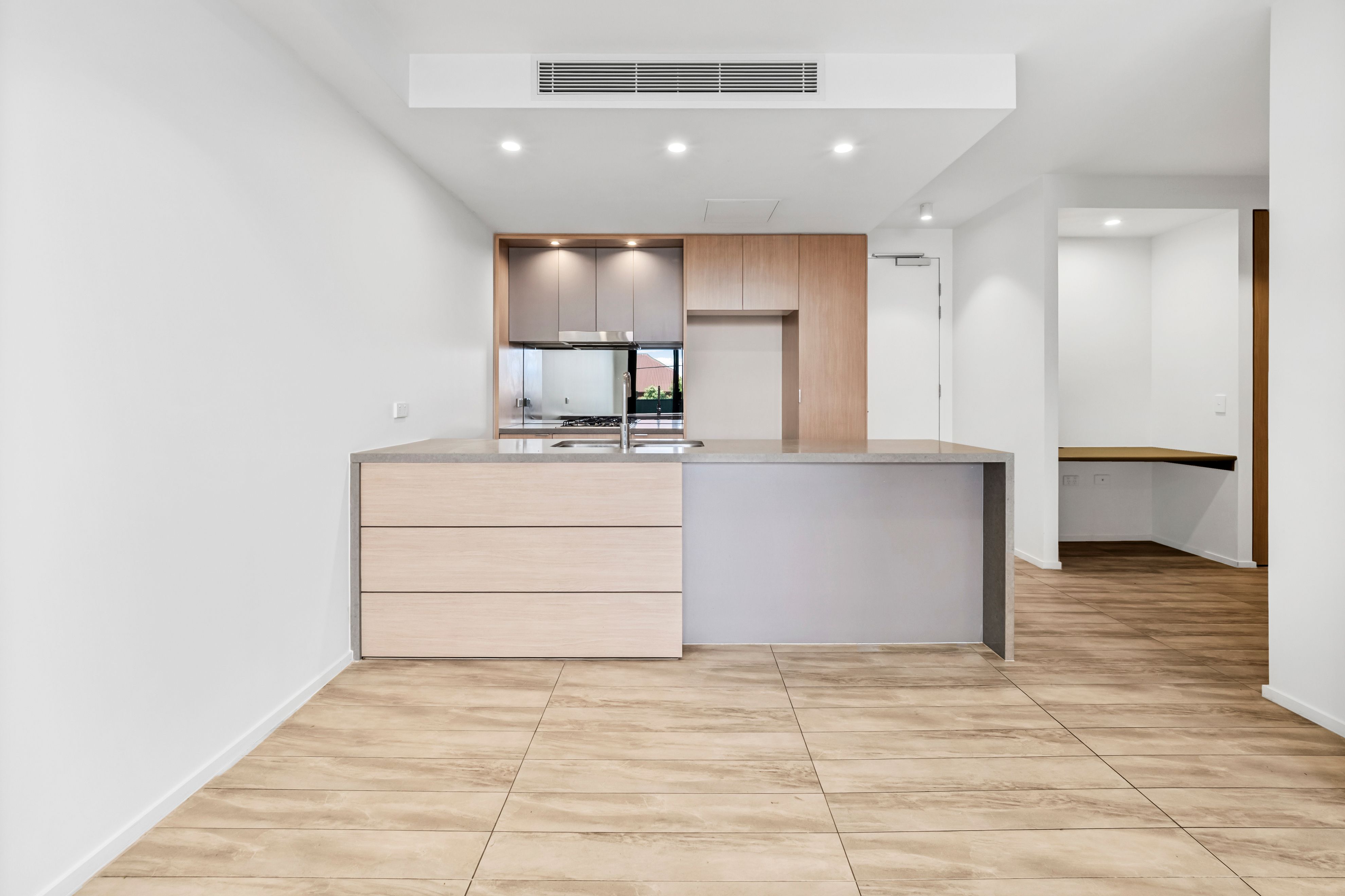 203/36 Anglesey Street — photo 4 of 23