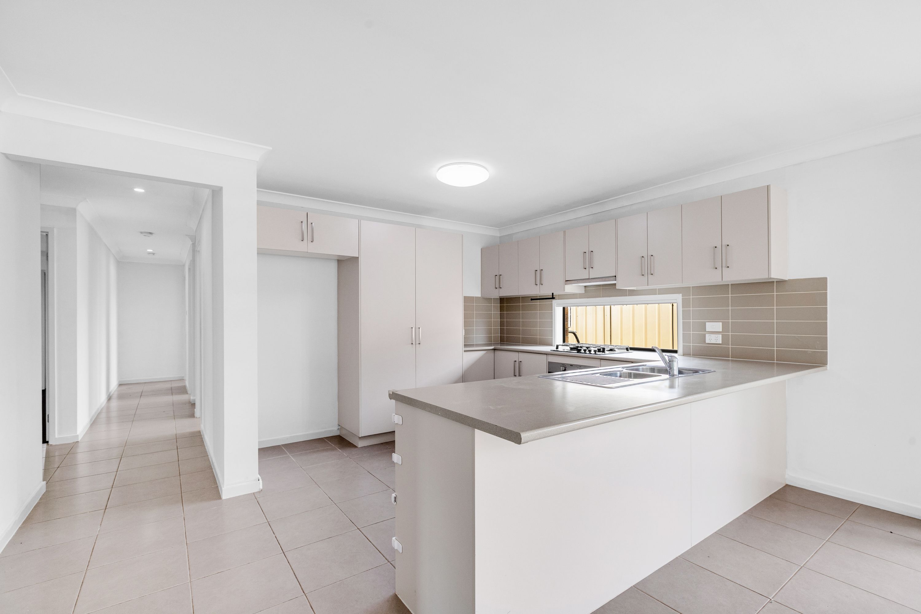 4/22 Philippa Crescent — photo 4 of 13