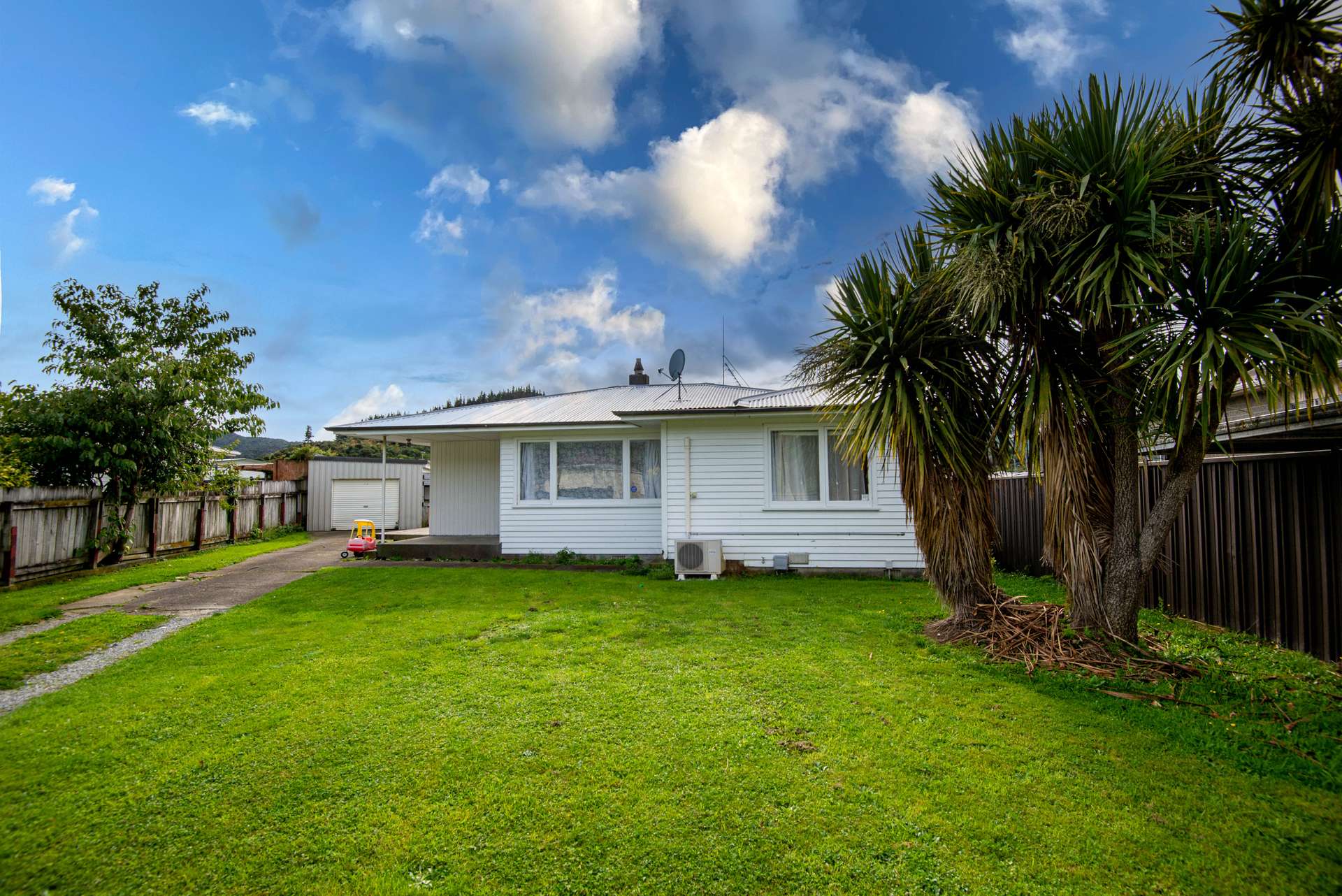 28 Wetherby Grove photo 0