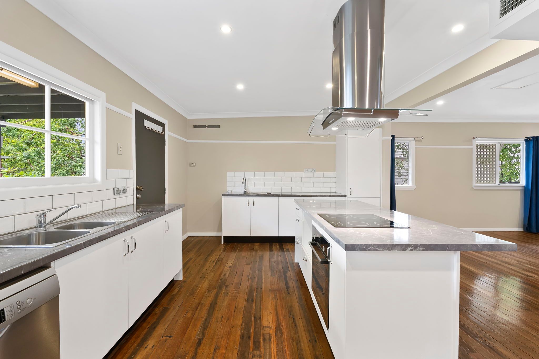 84 Graceville Avenue, Graceville, QLD 4075