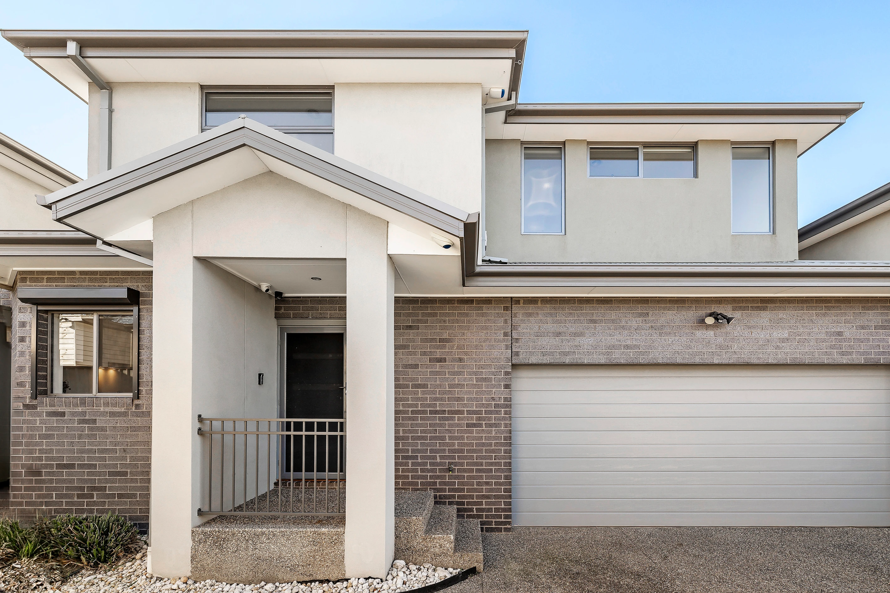 2/9 Esmale Street, Strathmore, VIC 3041