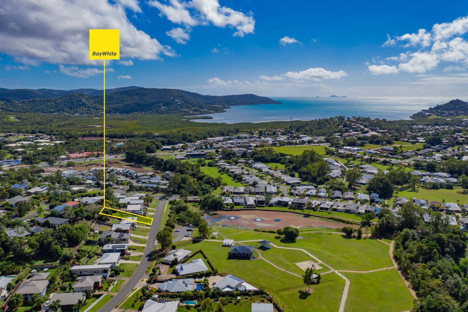 10 Parker Road, Cannonvale, QLD 4802
