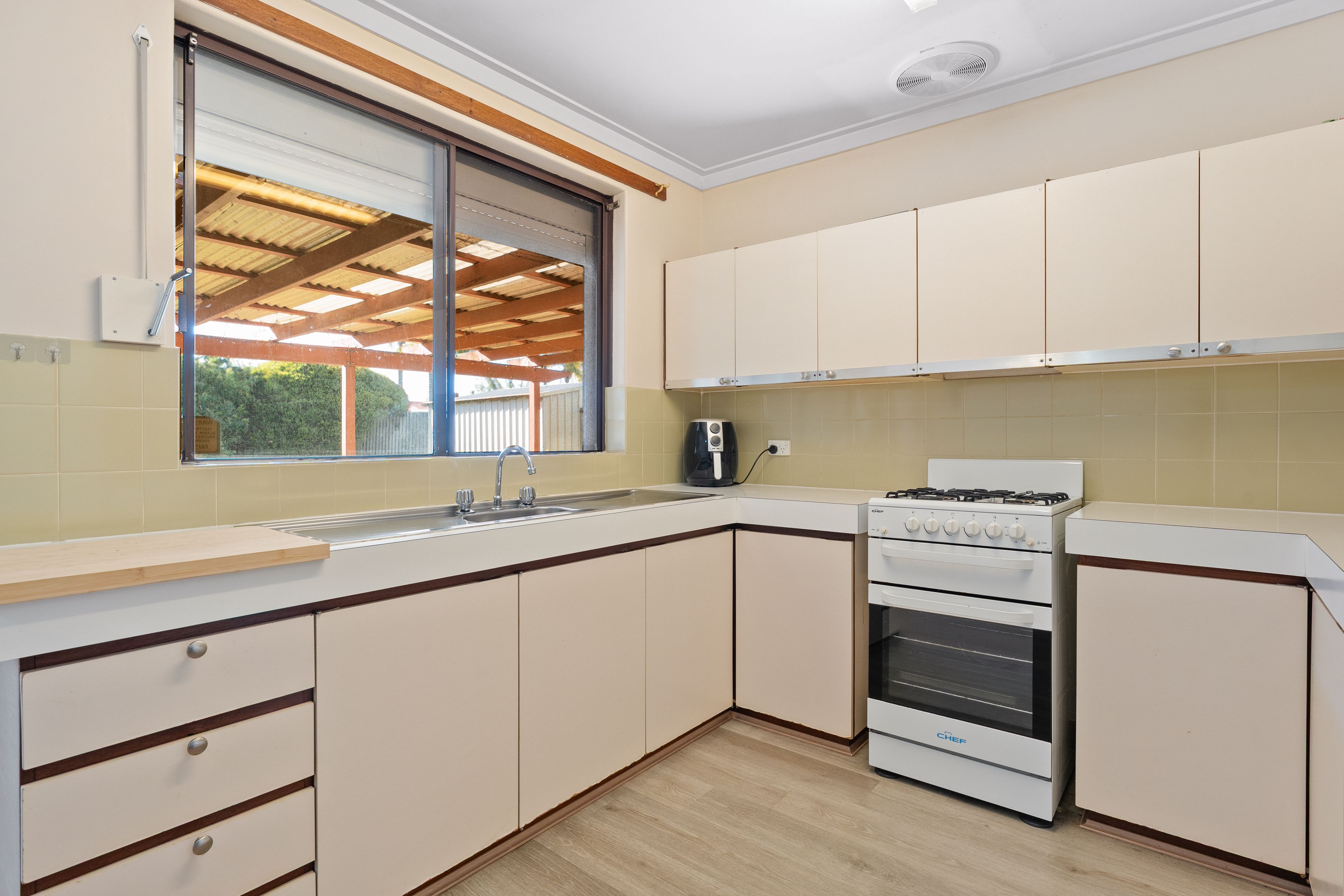 33 Millgrove Avenue — photo 3 of 29
