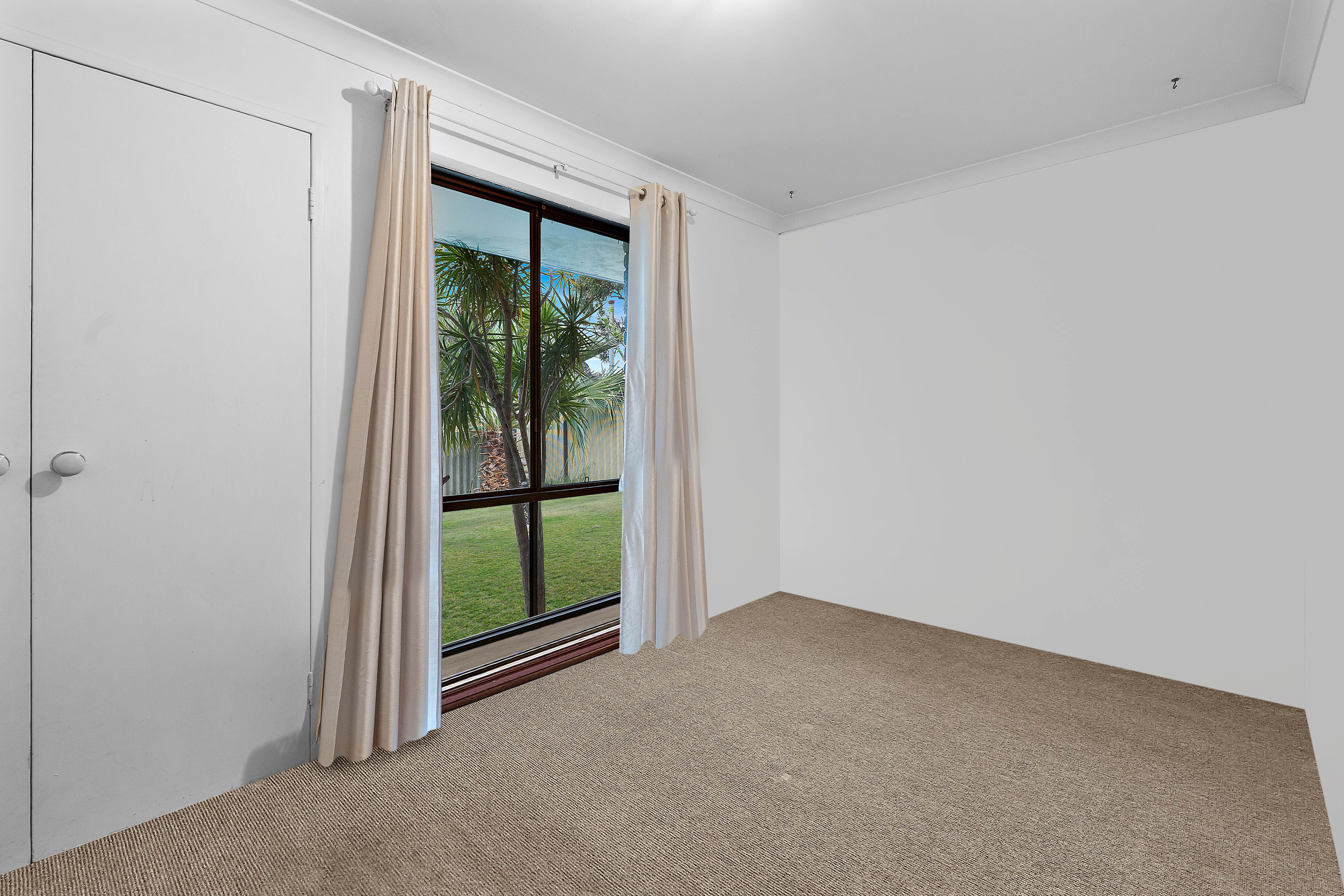 31 Huggins Road — photo 11 of 18