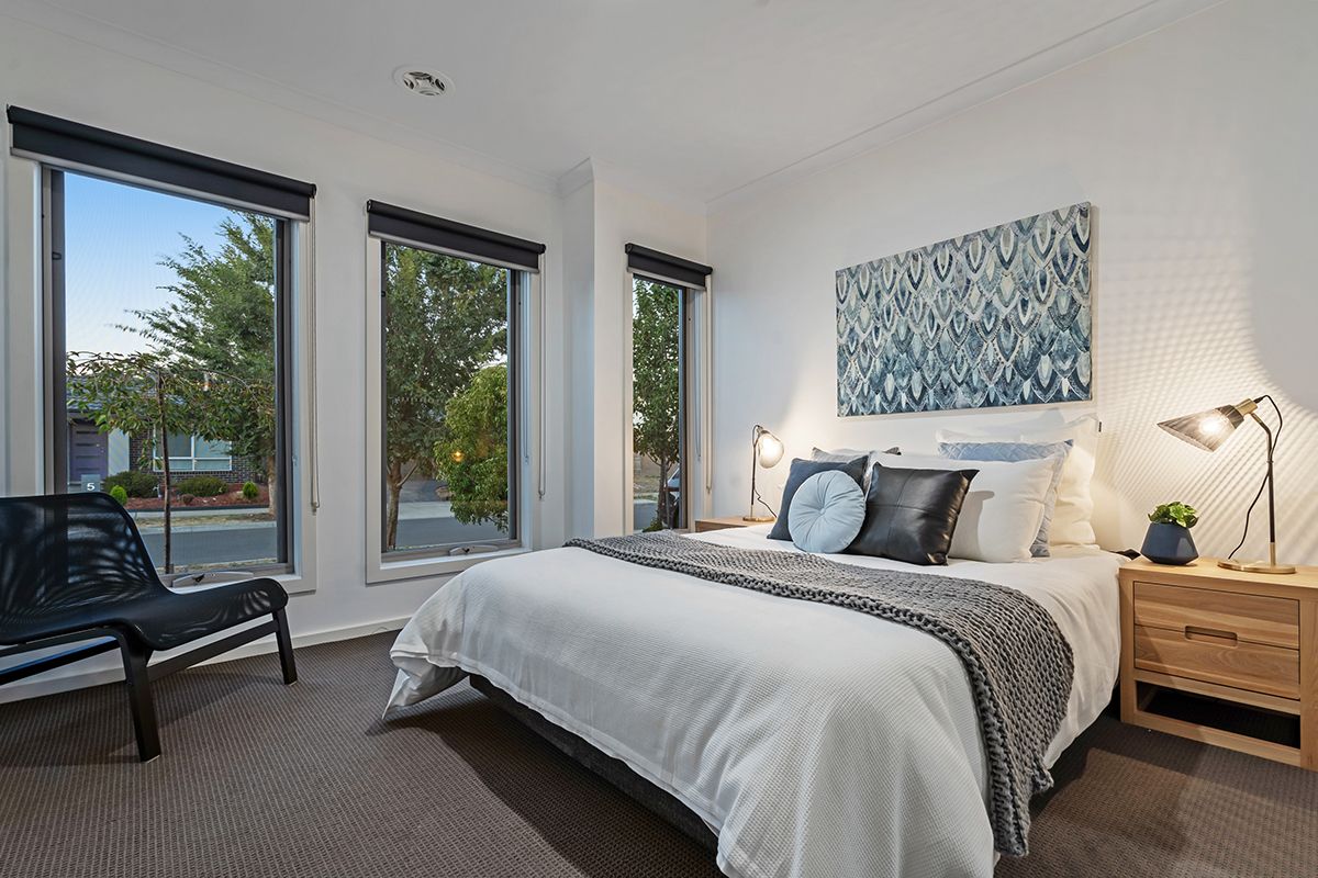 8 Hues Street, Mickleham, VIC 3064