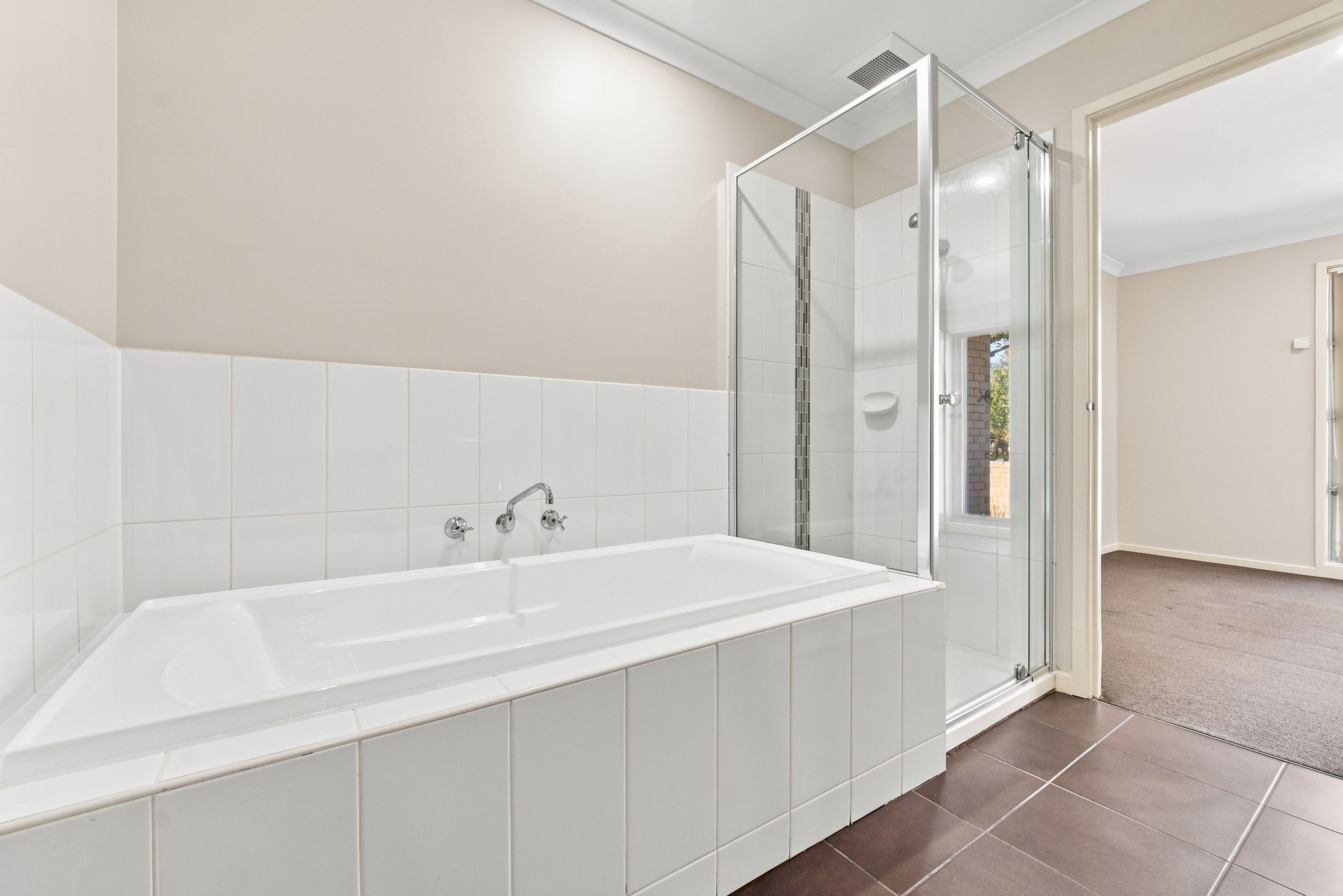 180 Paterson Drive — photo 9 of 19
