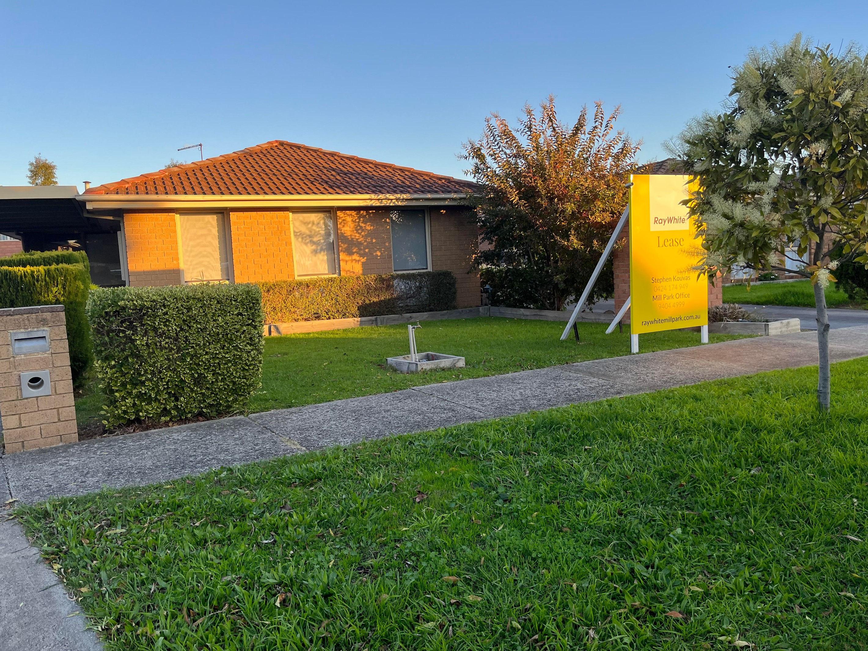 2/11 Jacaranda Drive, Mill Park, VIC 3082