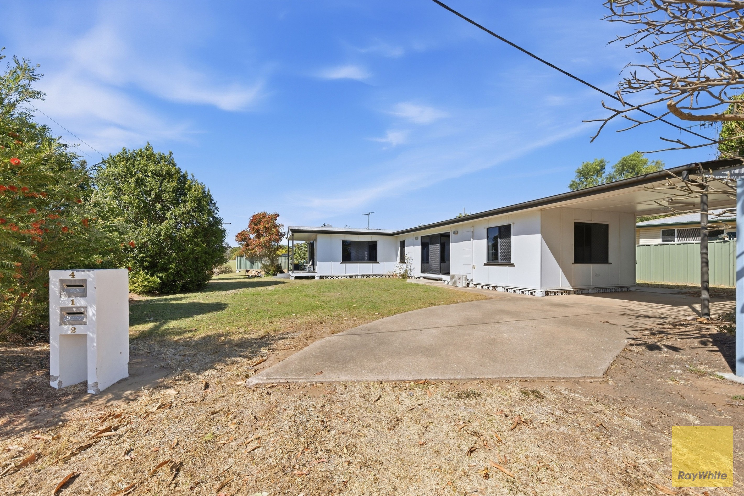 4 Racecourse Road, Emerald, QLD 4720