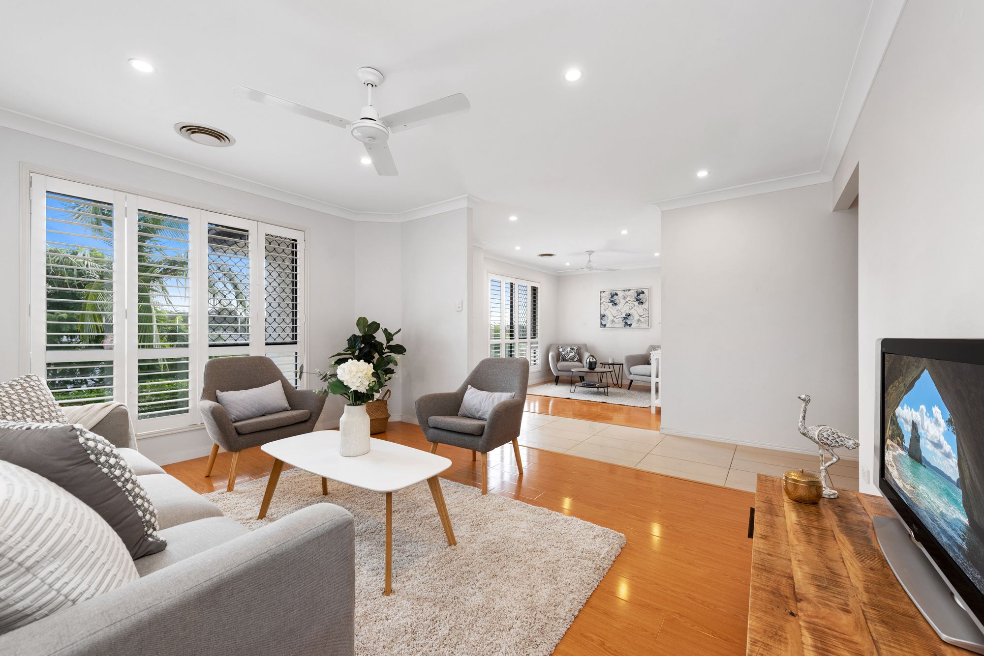 99 Silky Oak Crescent, Carindale QLD 4152