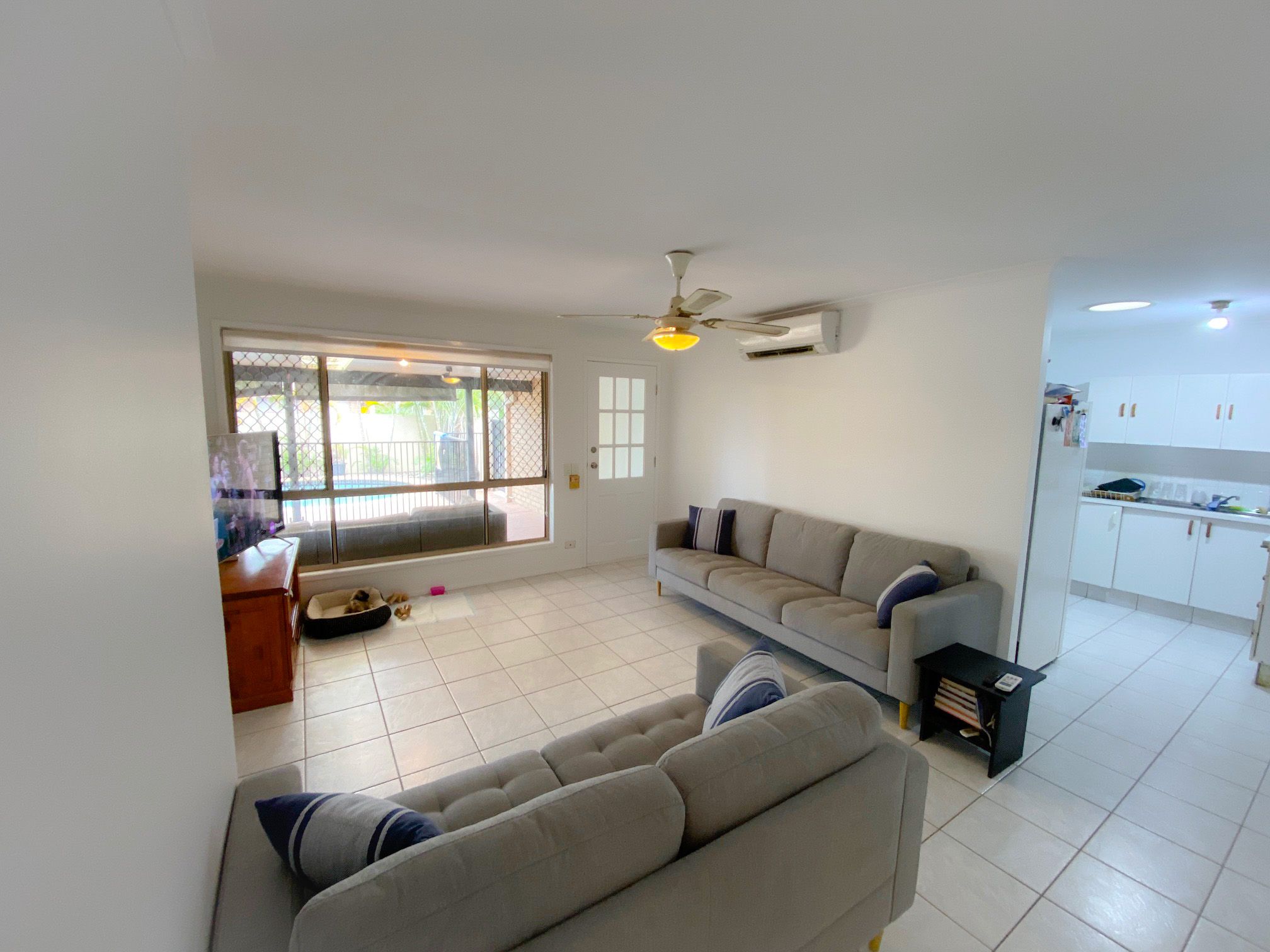 1/10 Kangaroo Avenue, Coombabah, QLD 4216