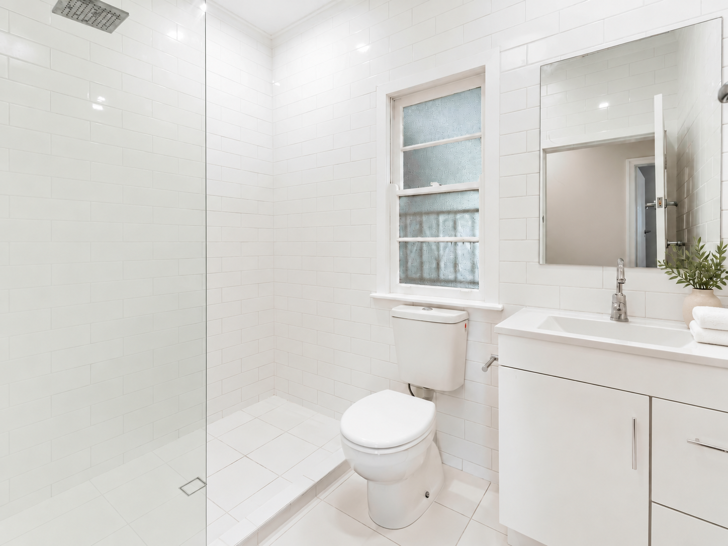 63 Stuartholme Road — photo 11 of 19