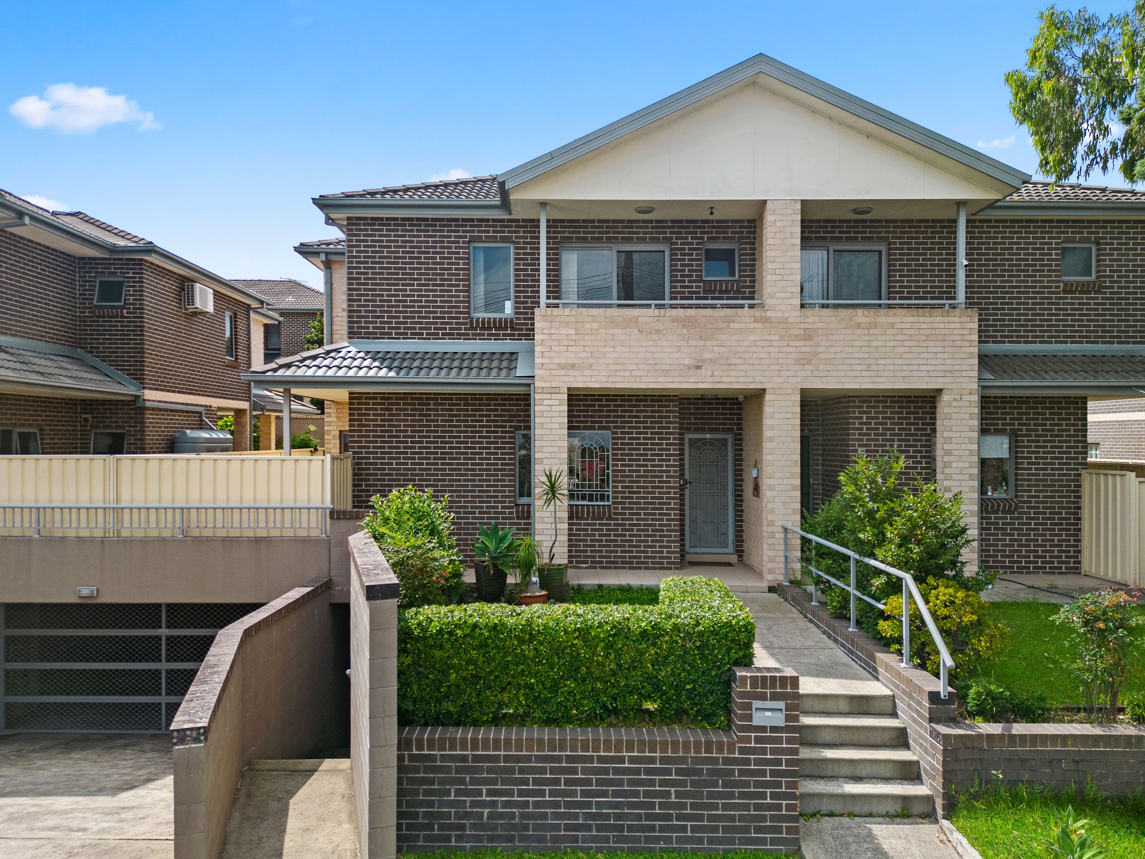 11-17 Broadarrow Road, Beverly Hills NSW 2209