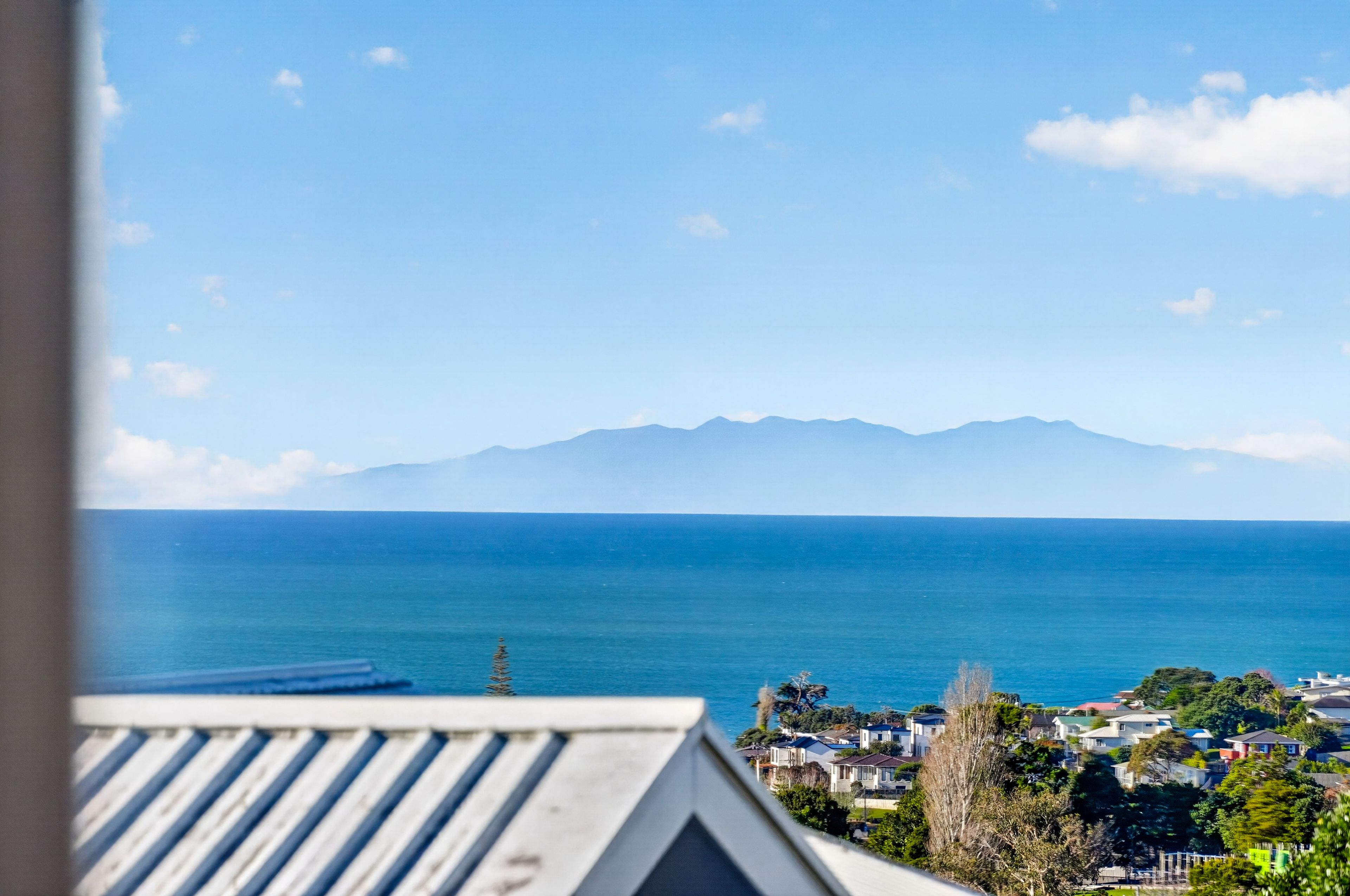 313 East Coast Road, Mairangi Bay, North Shore City