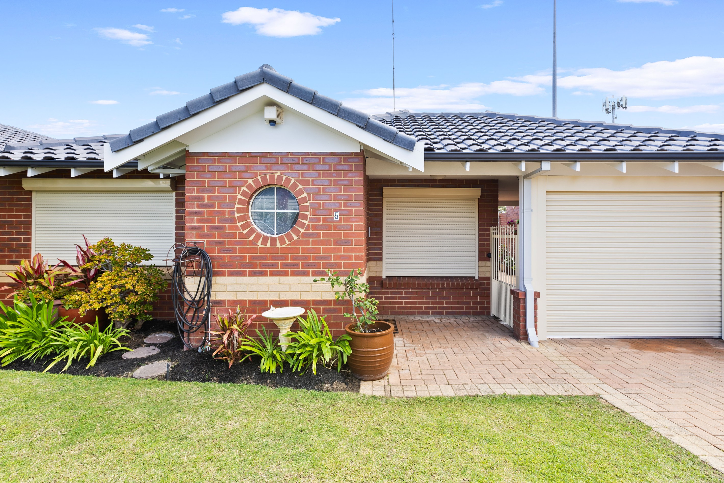 5/2 Corander Gardens, Carine, WA 6020