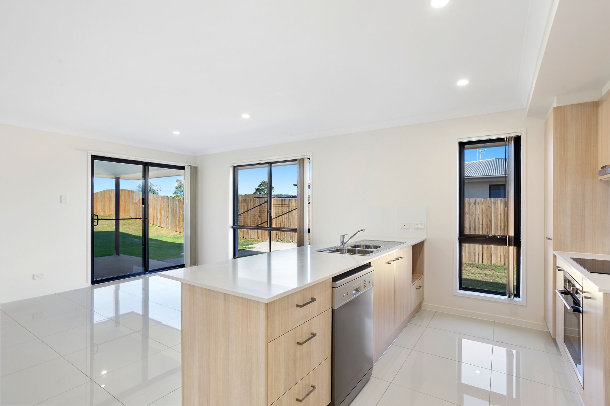 1/26 Weebah Place, CAMBOOYA, QLD 4358